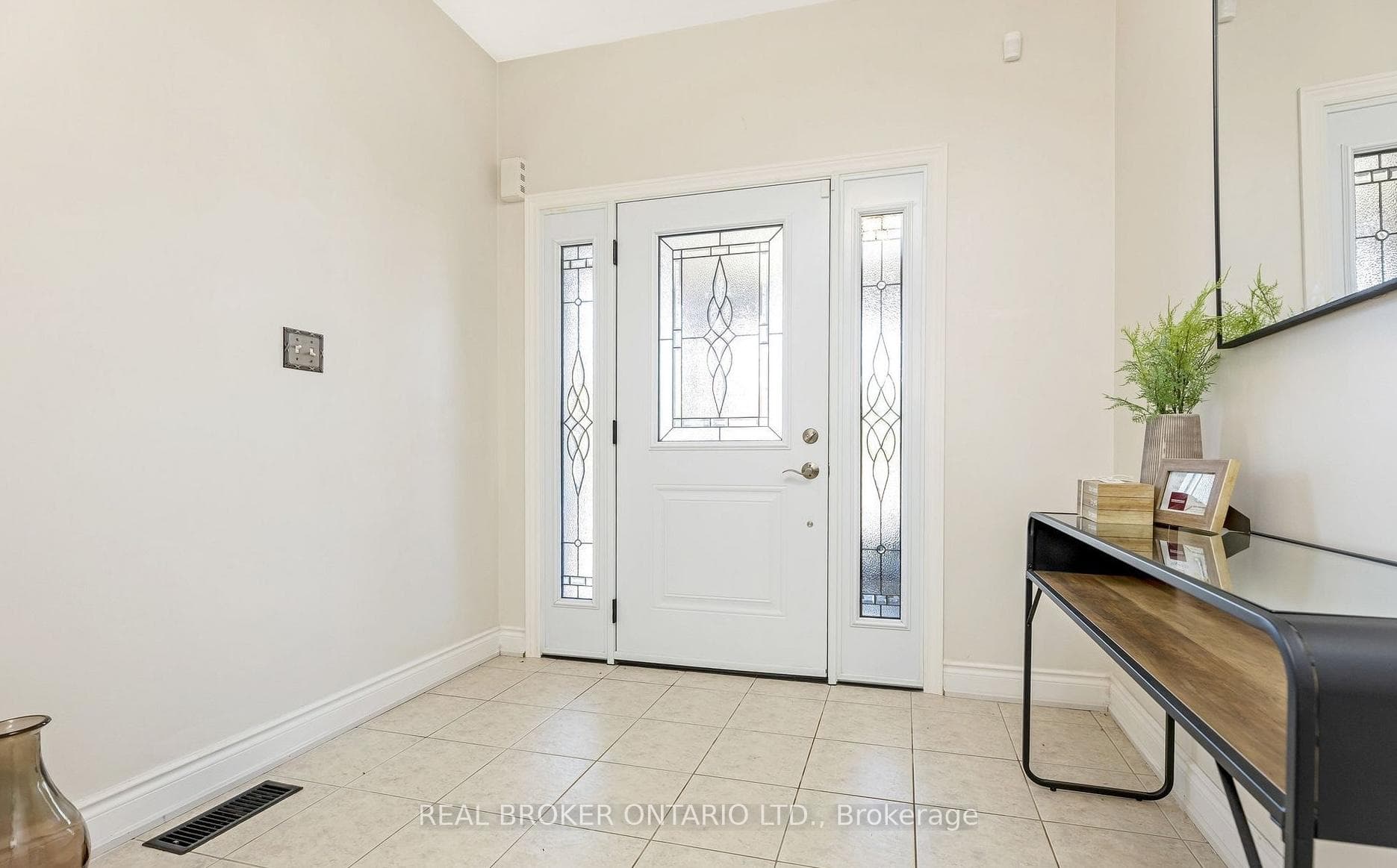 602 Yates Drive photo 3