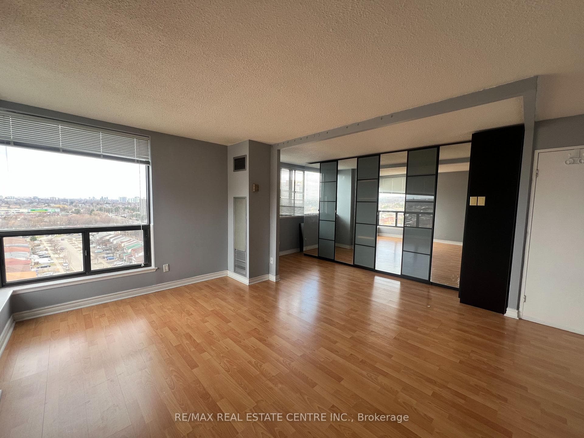 200 Robert Speck Parkway Unit 1402 photo 19