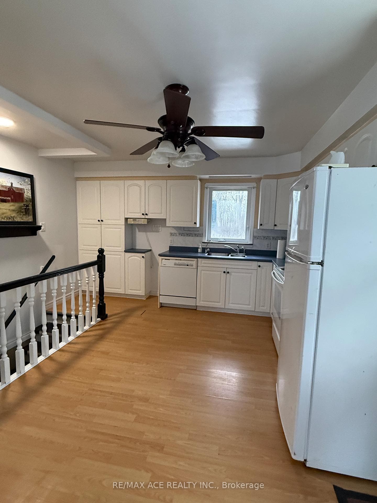 436 Lazier Road photo 3