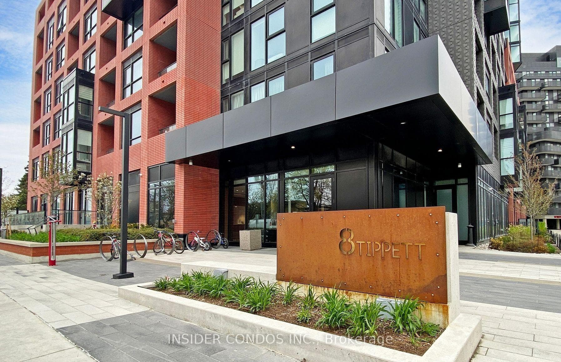 8 Tippett Road Unit 226 photo 2