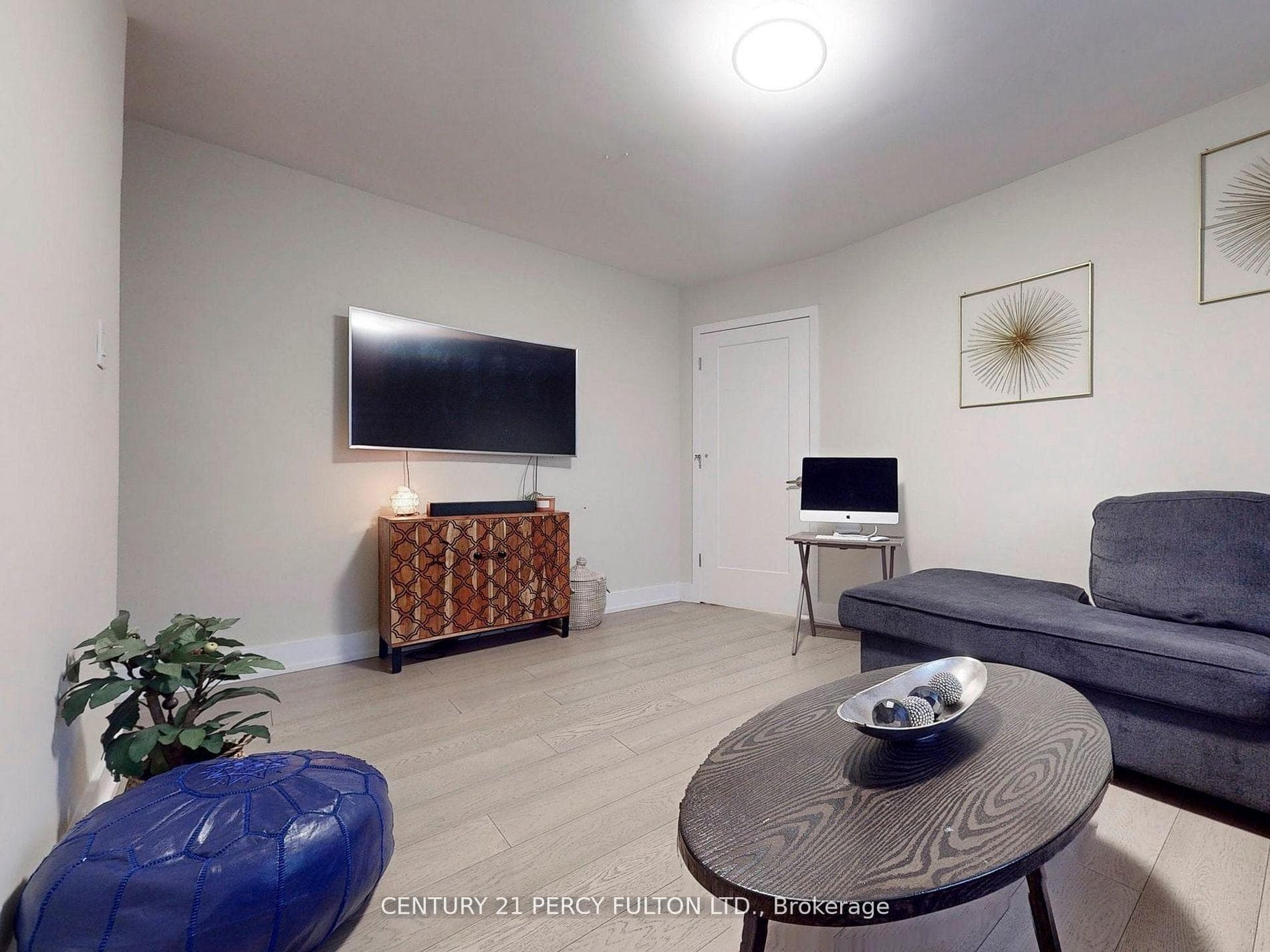 63 Howard Road photo 5