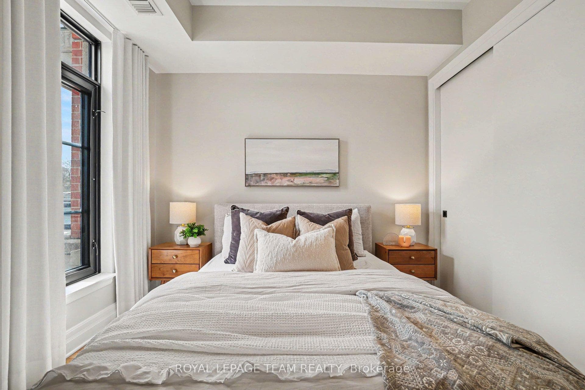 330 Loretta Avenue Unit 301 photo 19