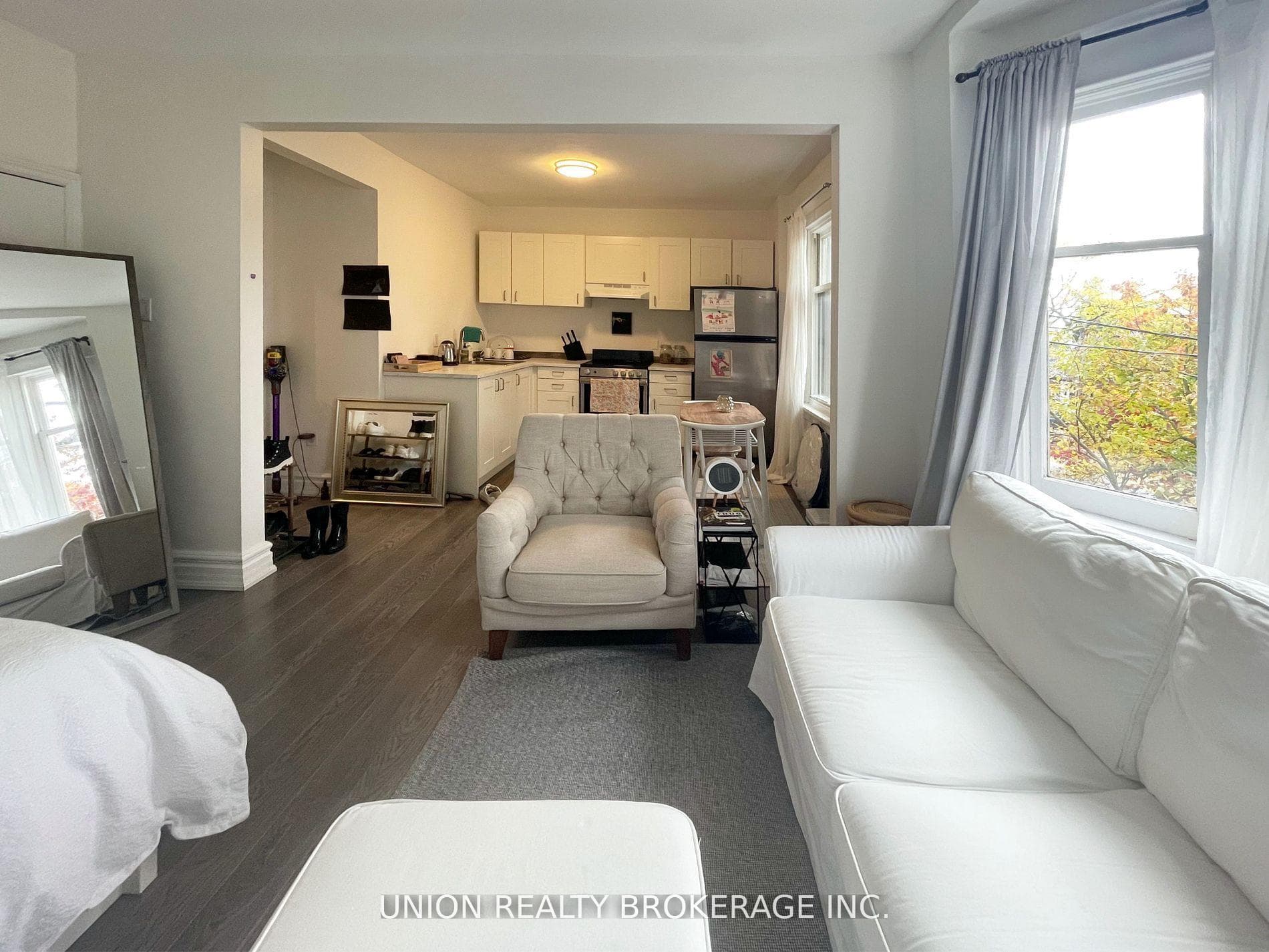 33 Balsam Avenue Unit Upper photo 4