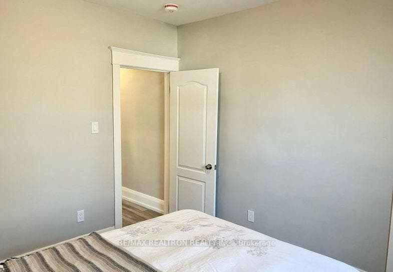 142 Eastwood Road photo 17