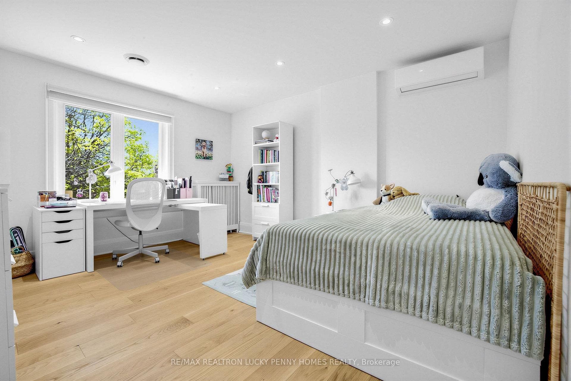 96 Whitehall Road photo 22