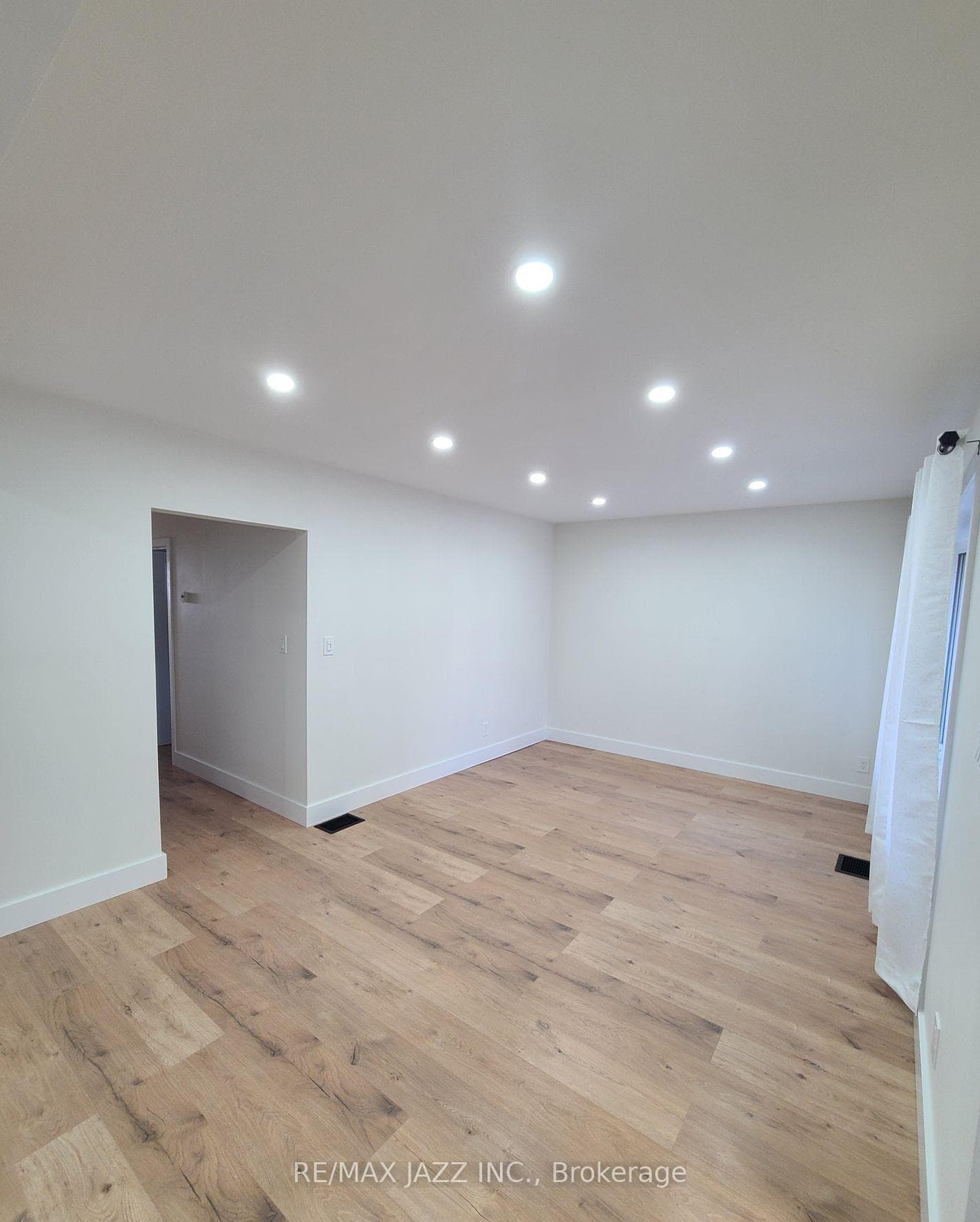 78 Parkway Crescent Unit Upper photo 6