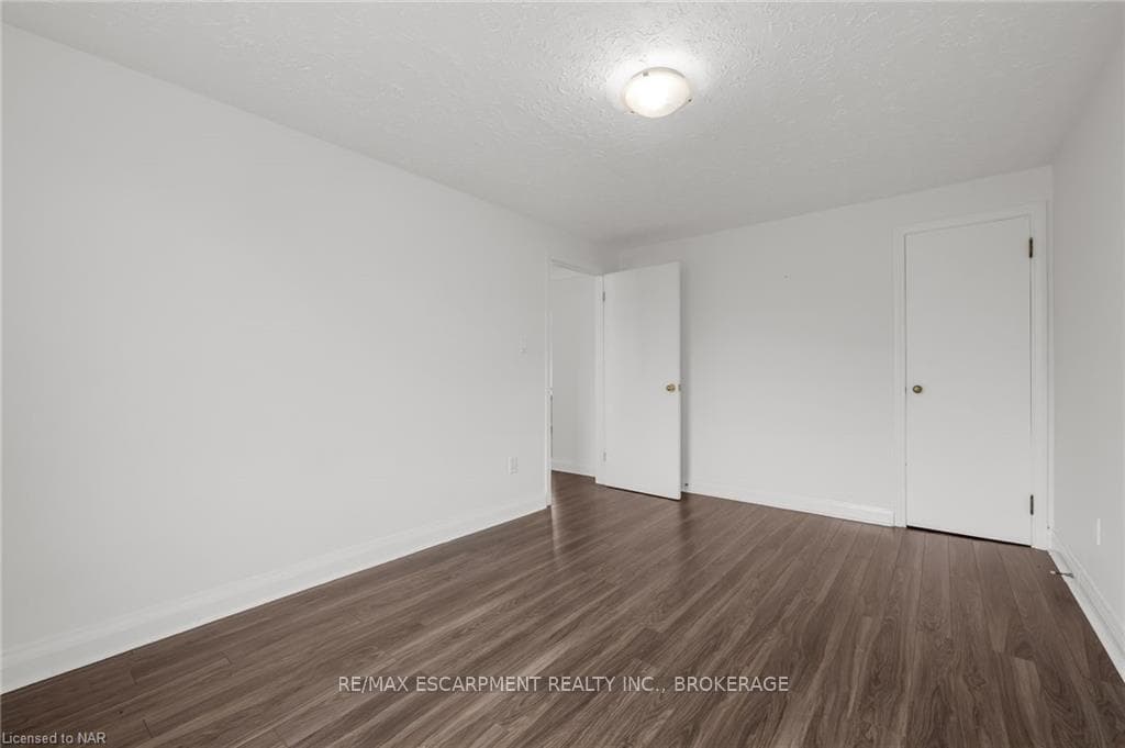 160 WELLAND Avenue Unit MAIN photo 5