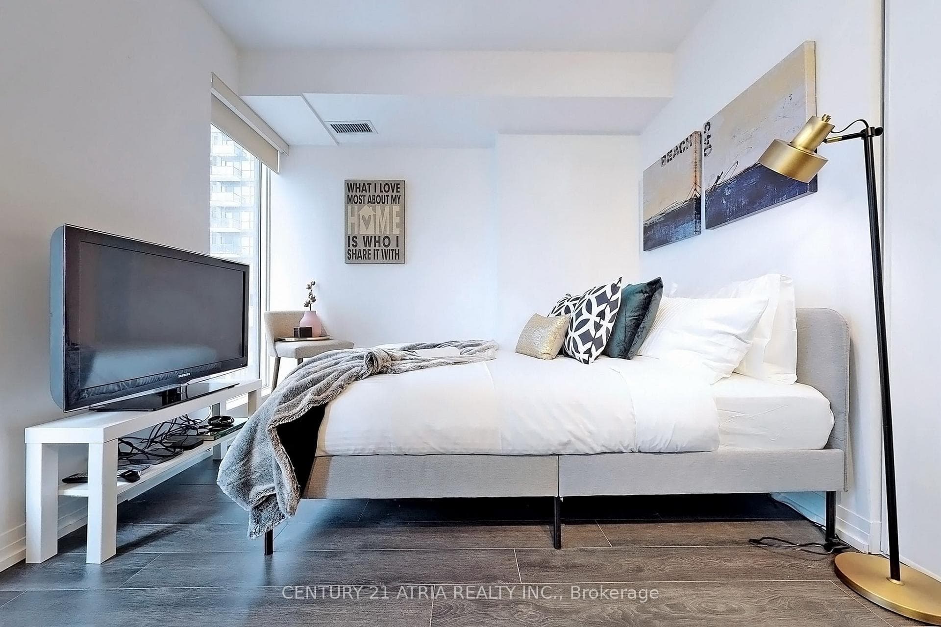 251 Jarvis Street Unit 725 photo 11