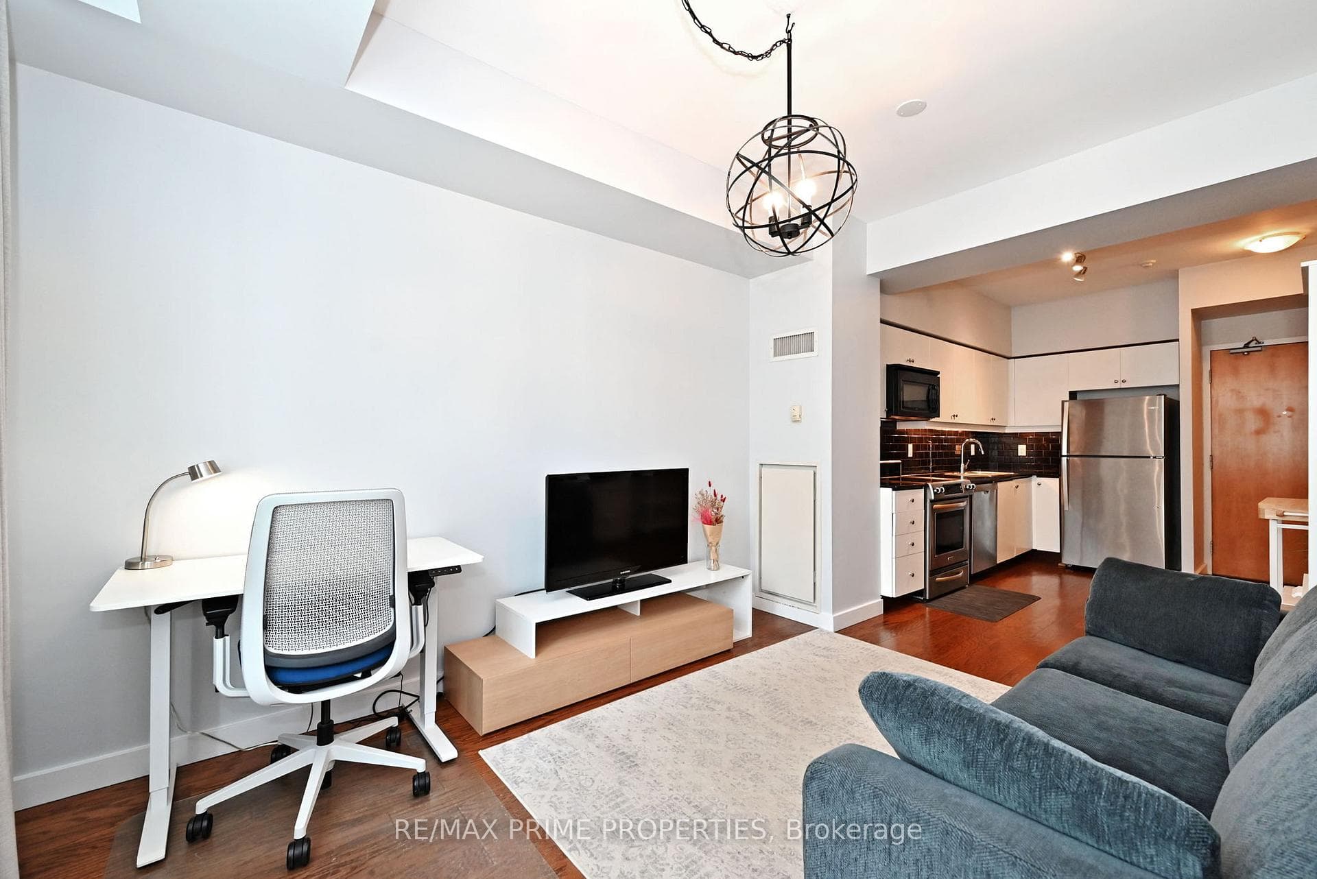 601 Kingston Road Unit 314 photo 9