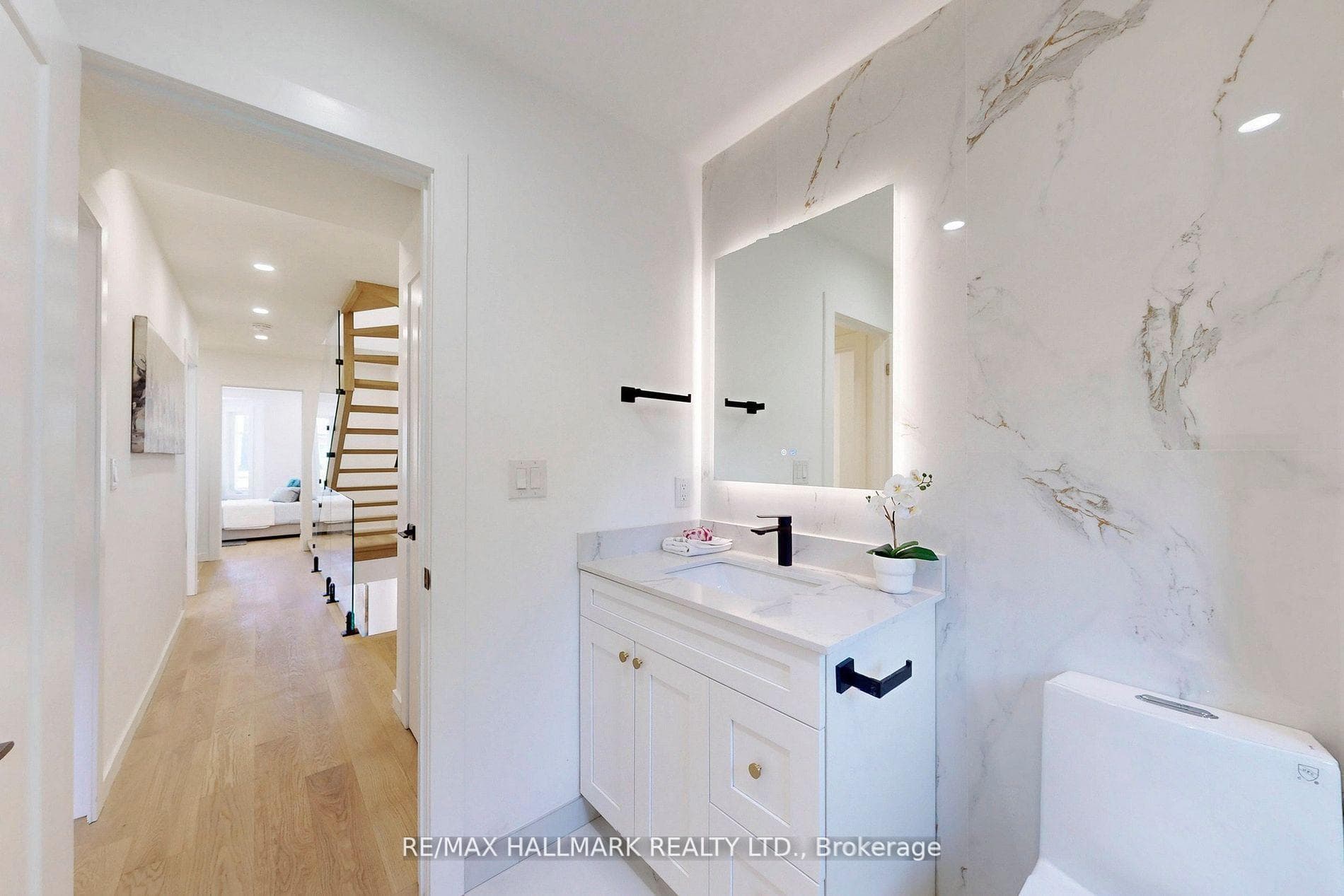 13 Ferrier Avenue photo 23
