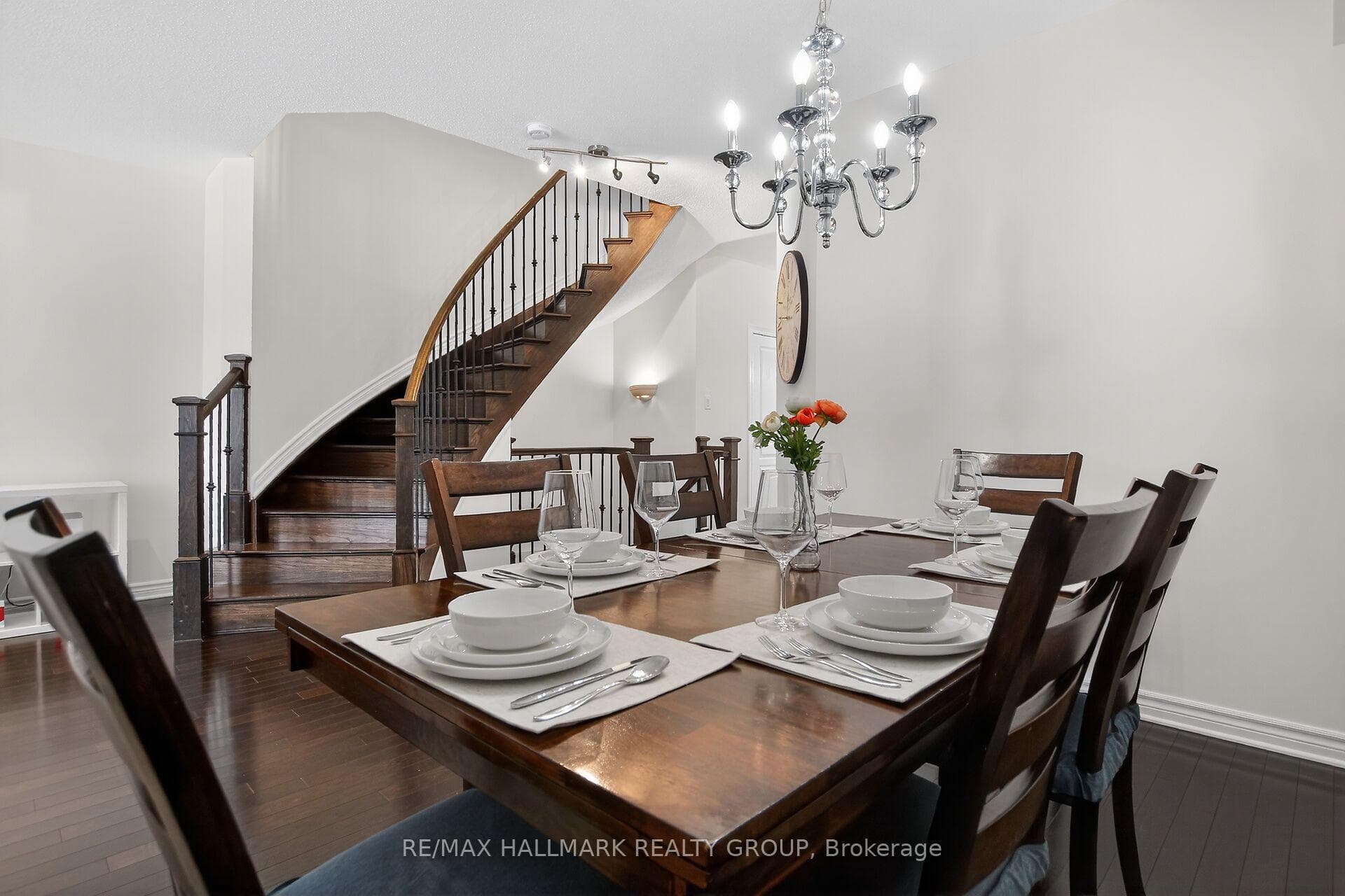 450 Sultan Street photo 9