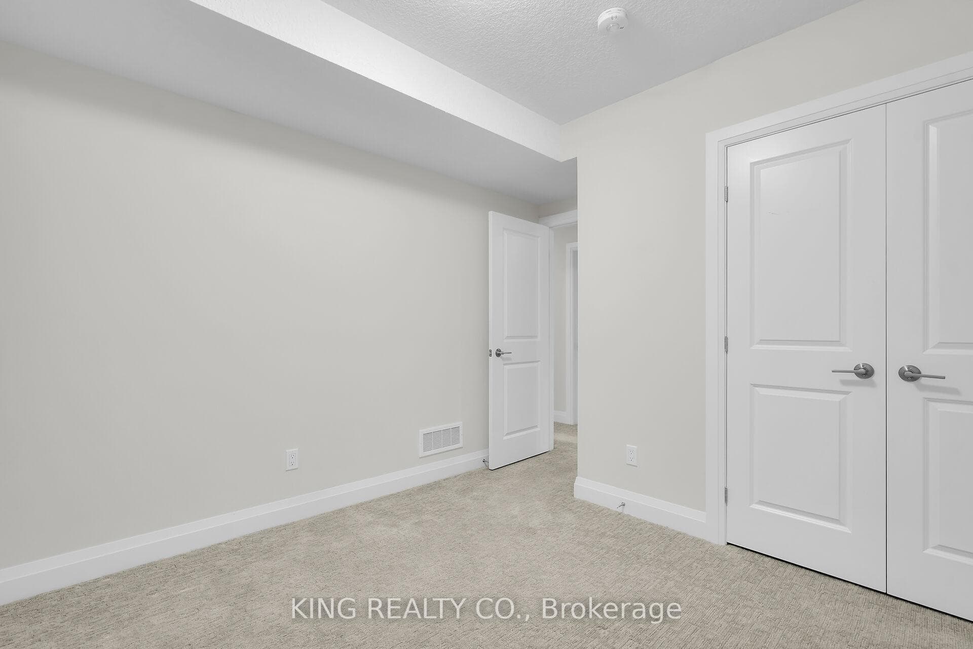 383 Daventry Way Unit 21 photo 23