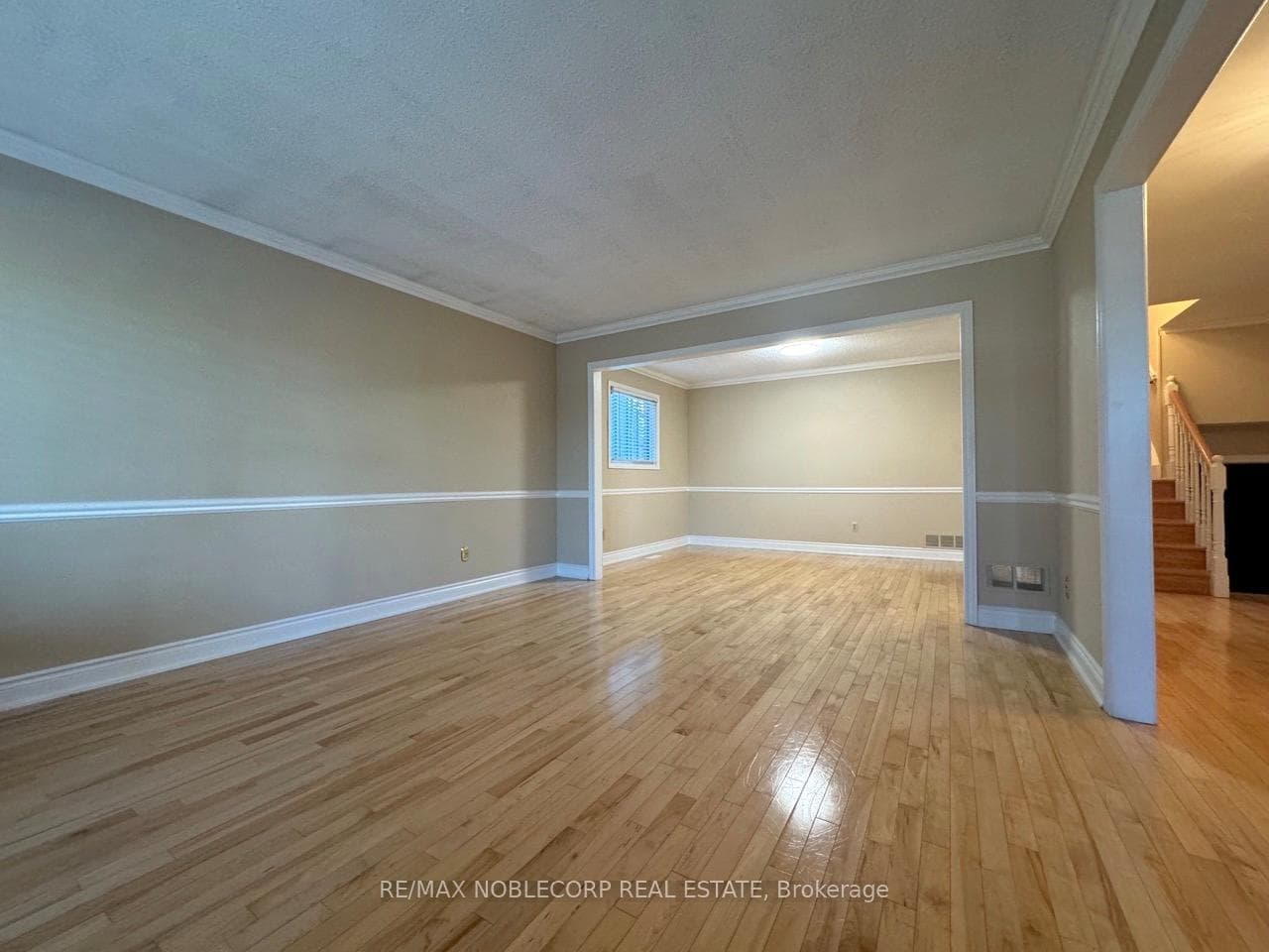 515 Louis Drive Unit Upper photo 4