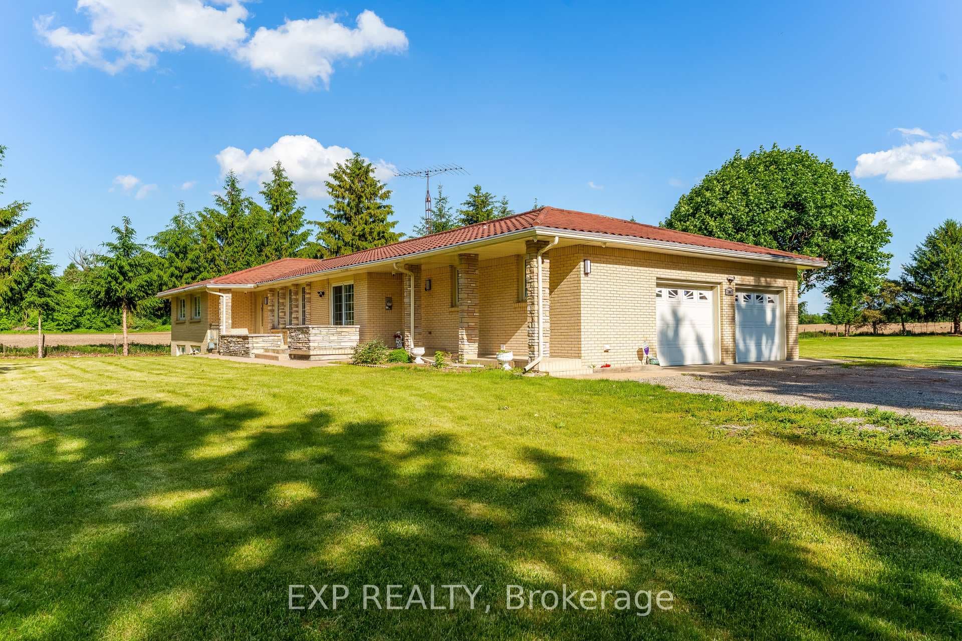 2047 Hamilton Road photo 16
