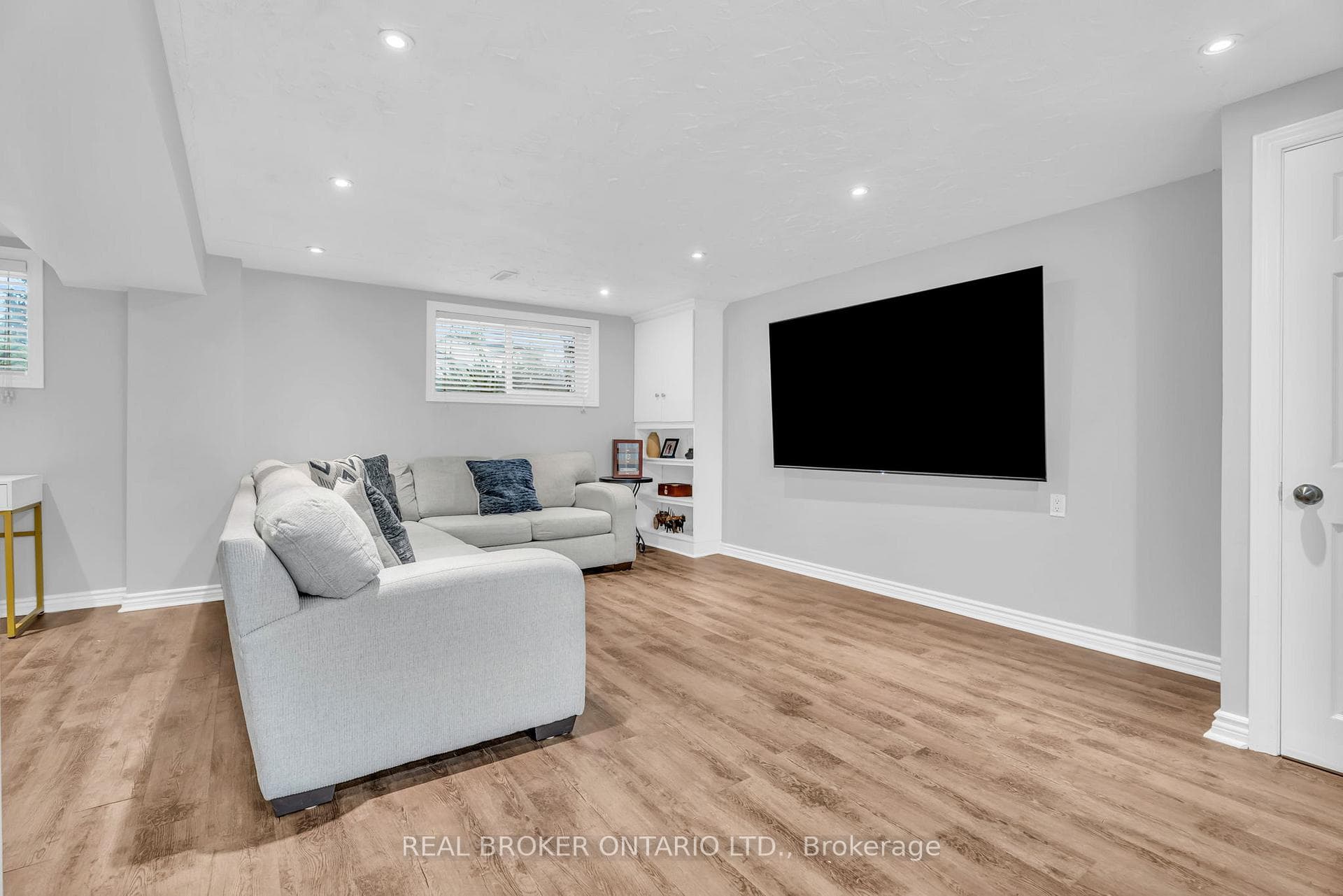 156 Edelwild Drive photo 22