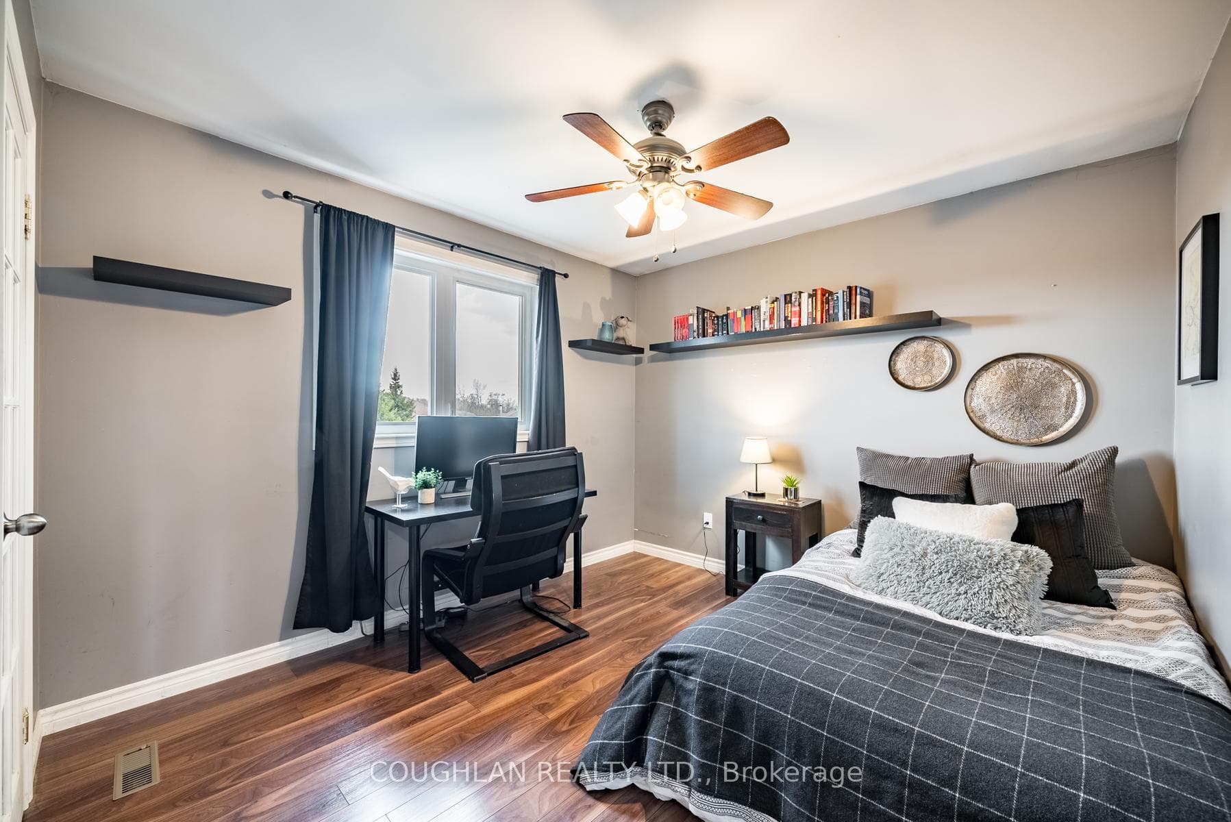 82 Bedell Crescent photo 23
