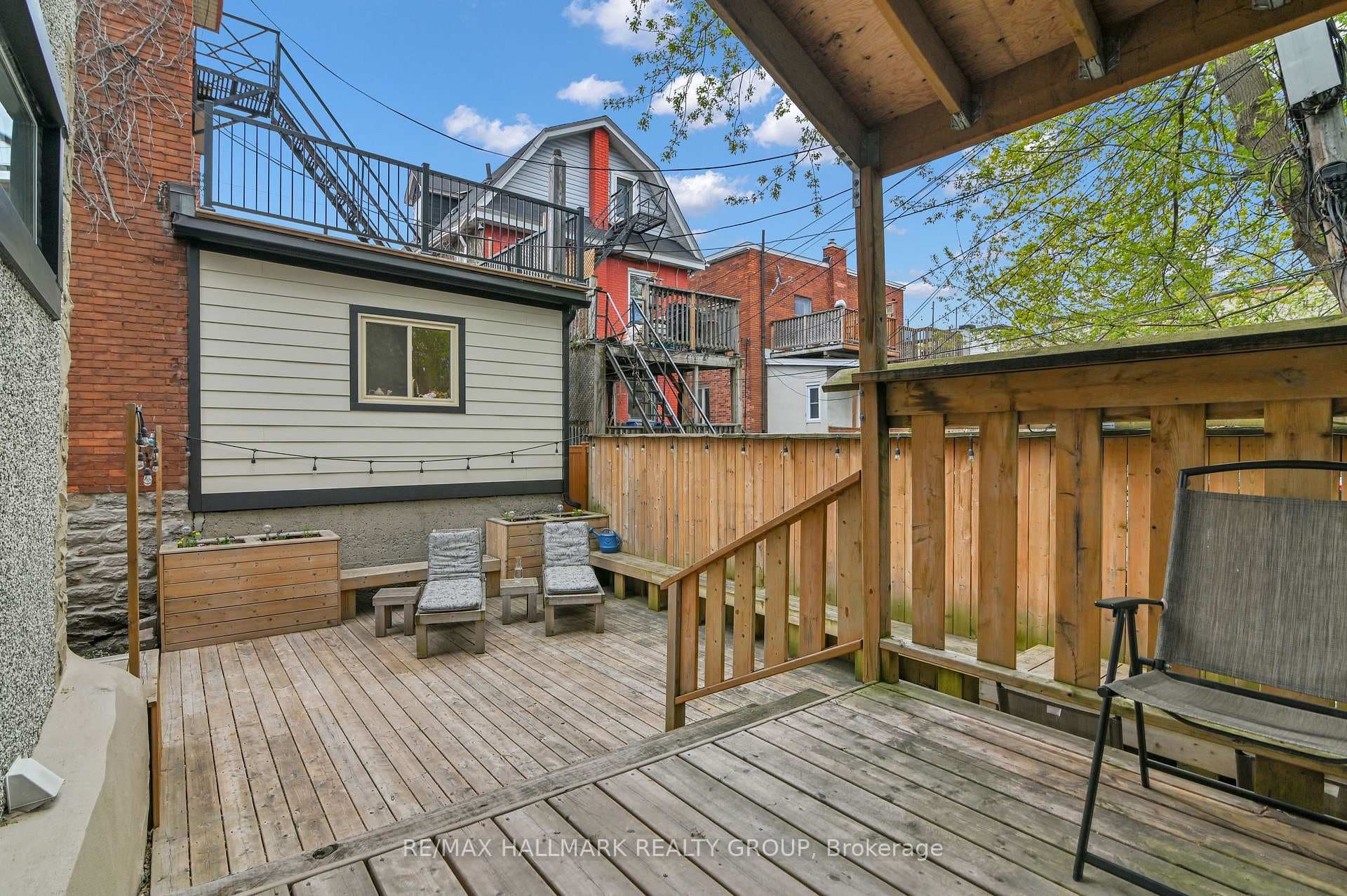 Rear Deck With Bench Seating & Planters