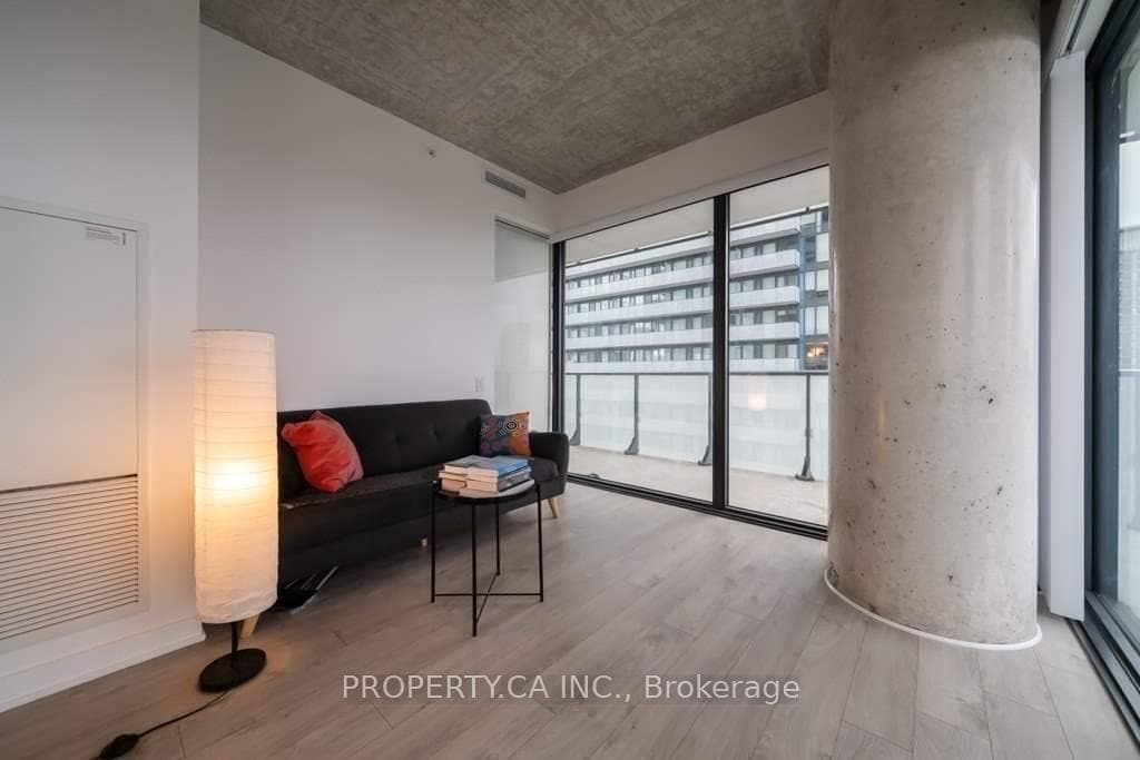 185 Roehampton Avenue Unit 1303 photo 4