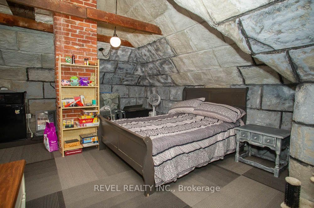 162 Grand River Street photo 34