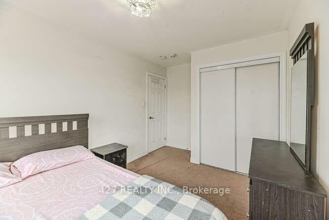 99 Gallagher Crescent photo 33