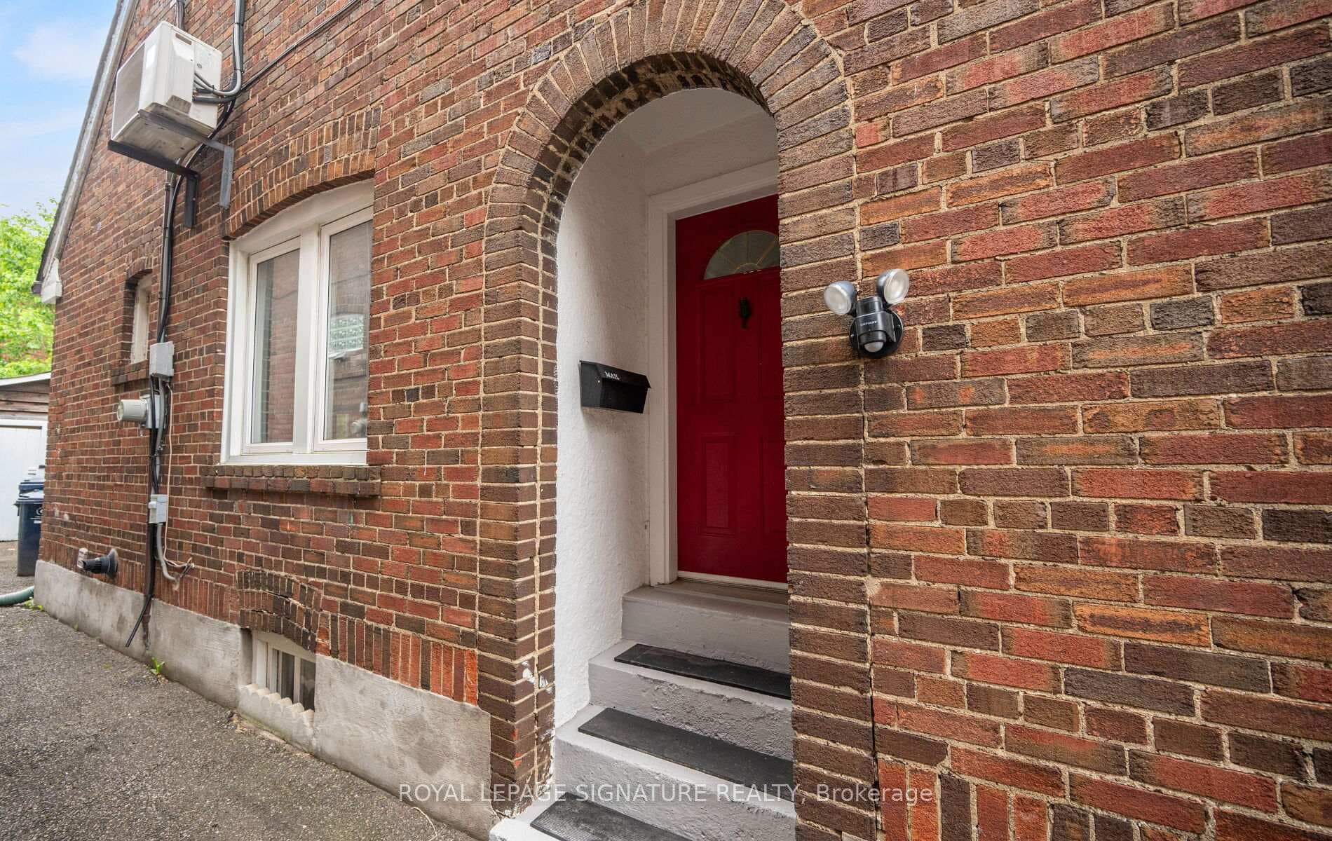81 Cleveland Street photo 4
