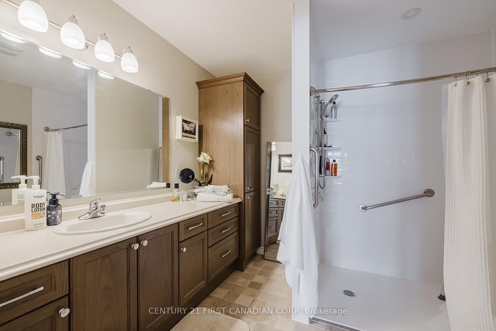 937 Silversmith Street photo 21