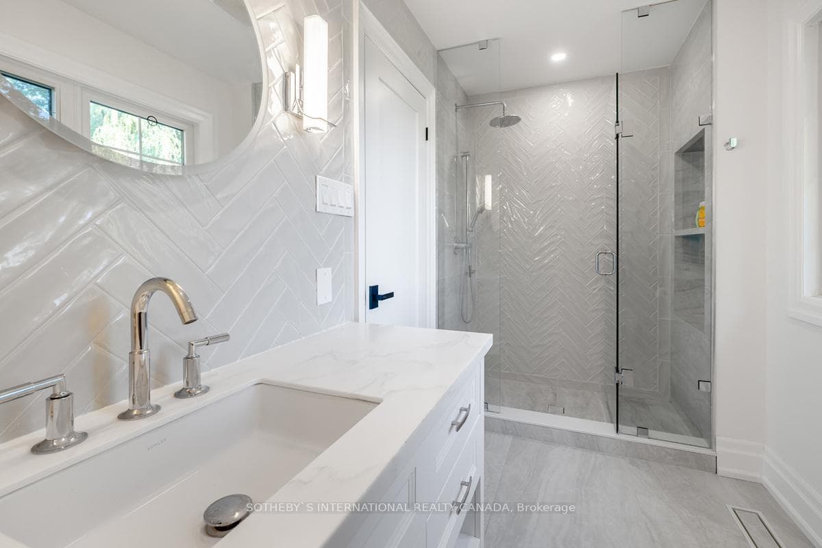 4 Steeplechase Avenue photo 27