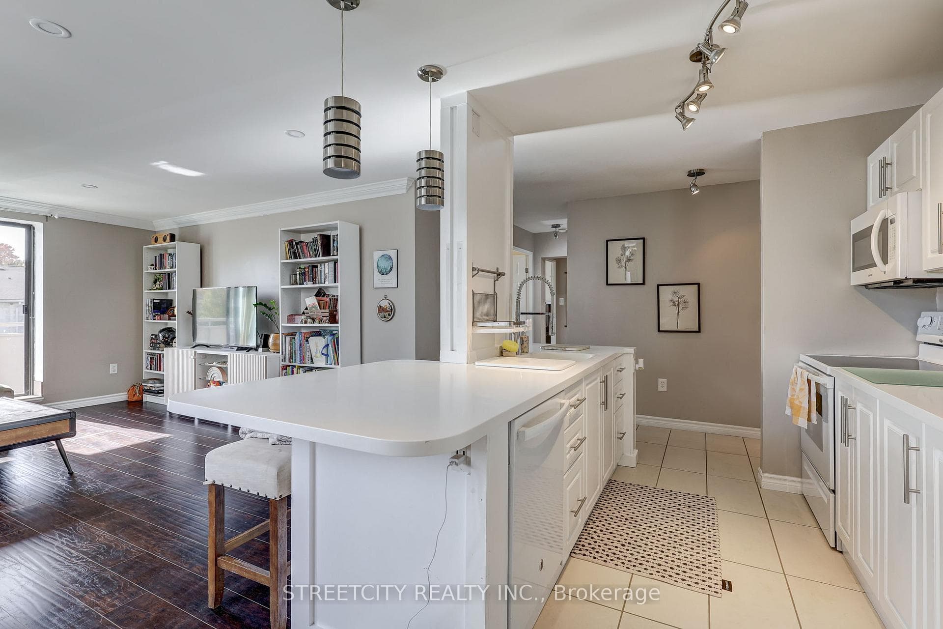 75 Huxley Street Unit 202 photo 10