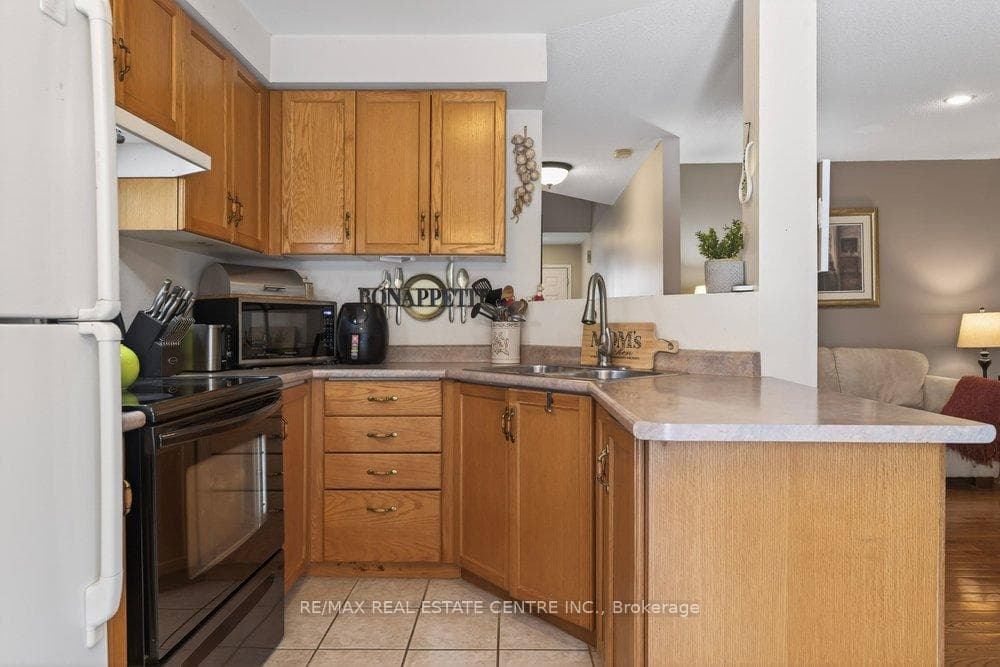 10 Cadham Boulevard Unit 29 photo 12