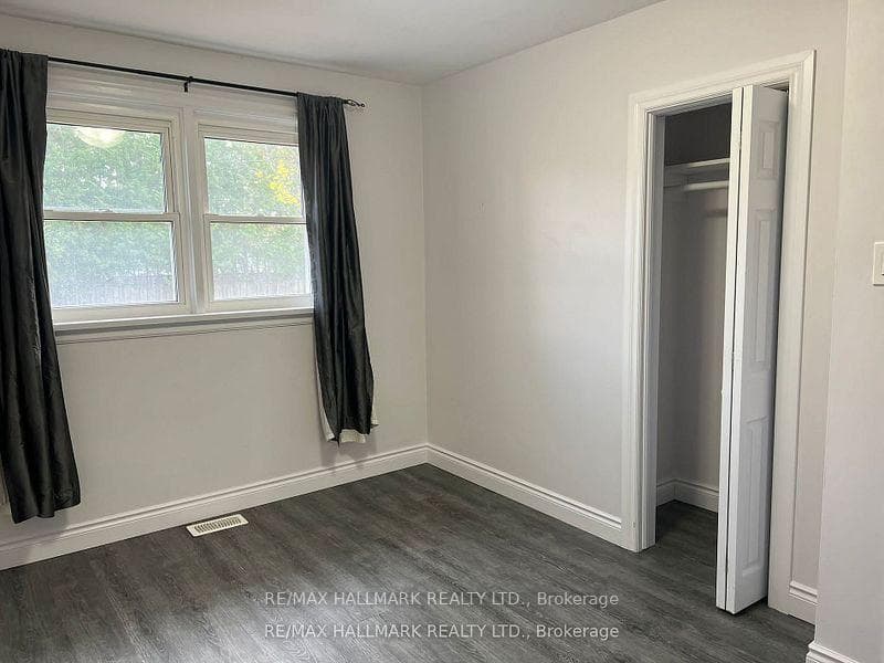 261 Wellington Street Unit Main photo 8