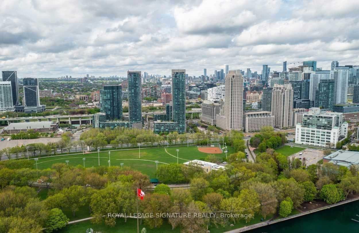 215 Fort York Boulevard Unit 1103 photo 35