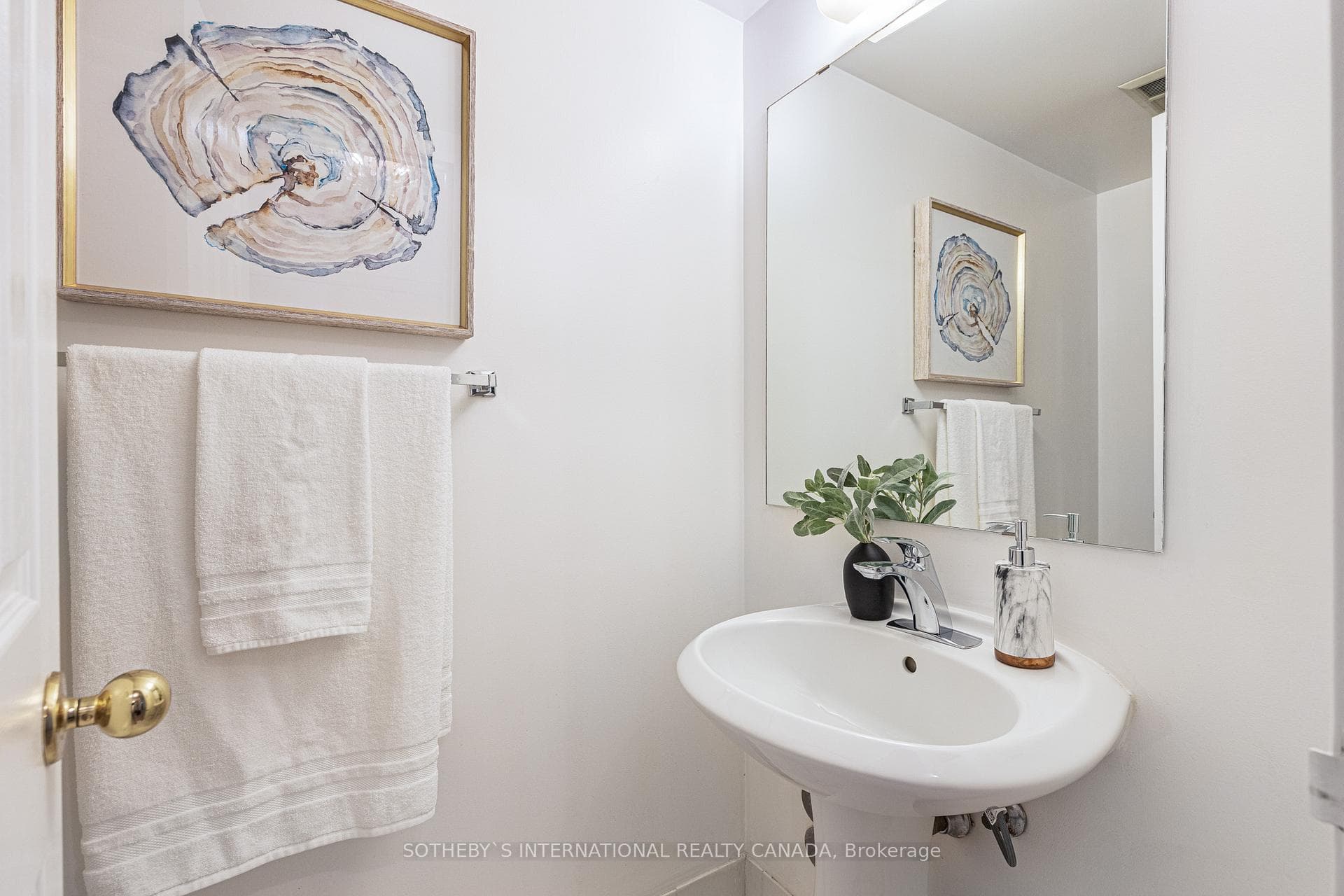 7905 Bayview Avenue Unit 215 photo 30