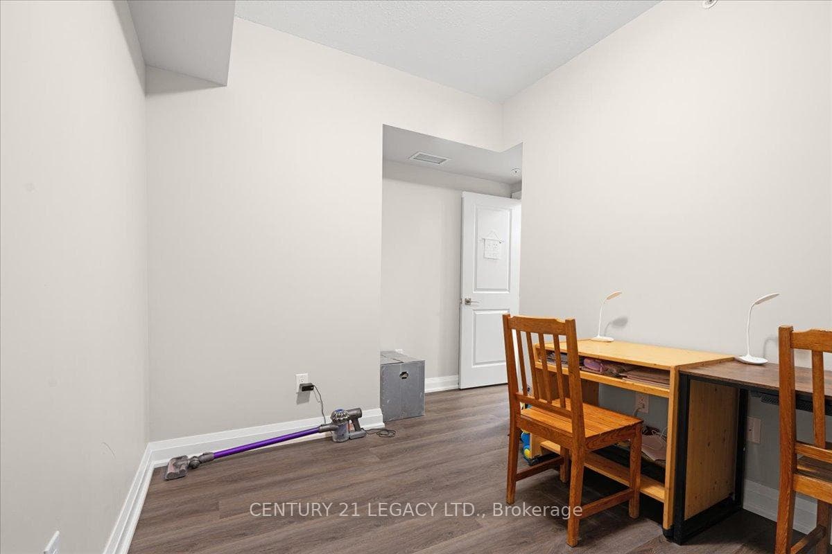120 Summersides Boulevard Unit 201 photo 15