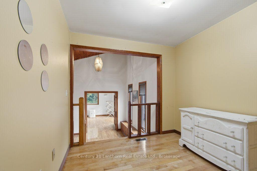 790 Clearview Road photo 18
