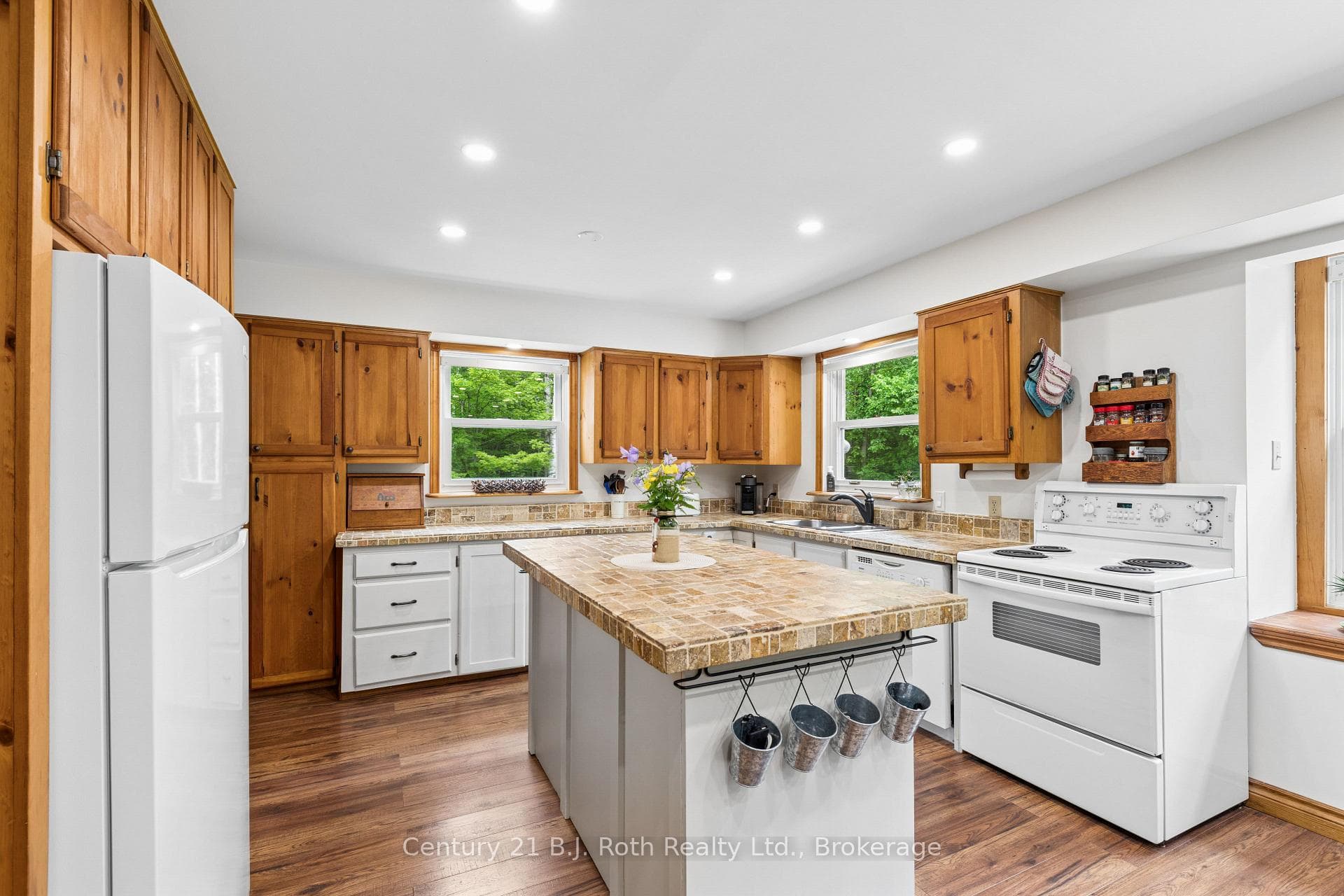 3147 Dalton Court photo 9