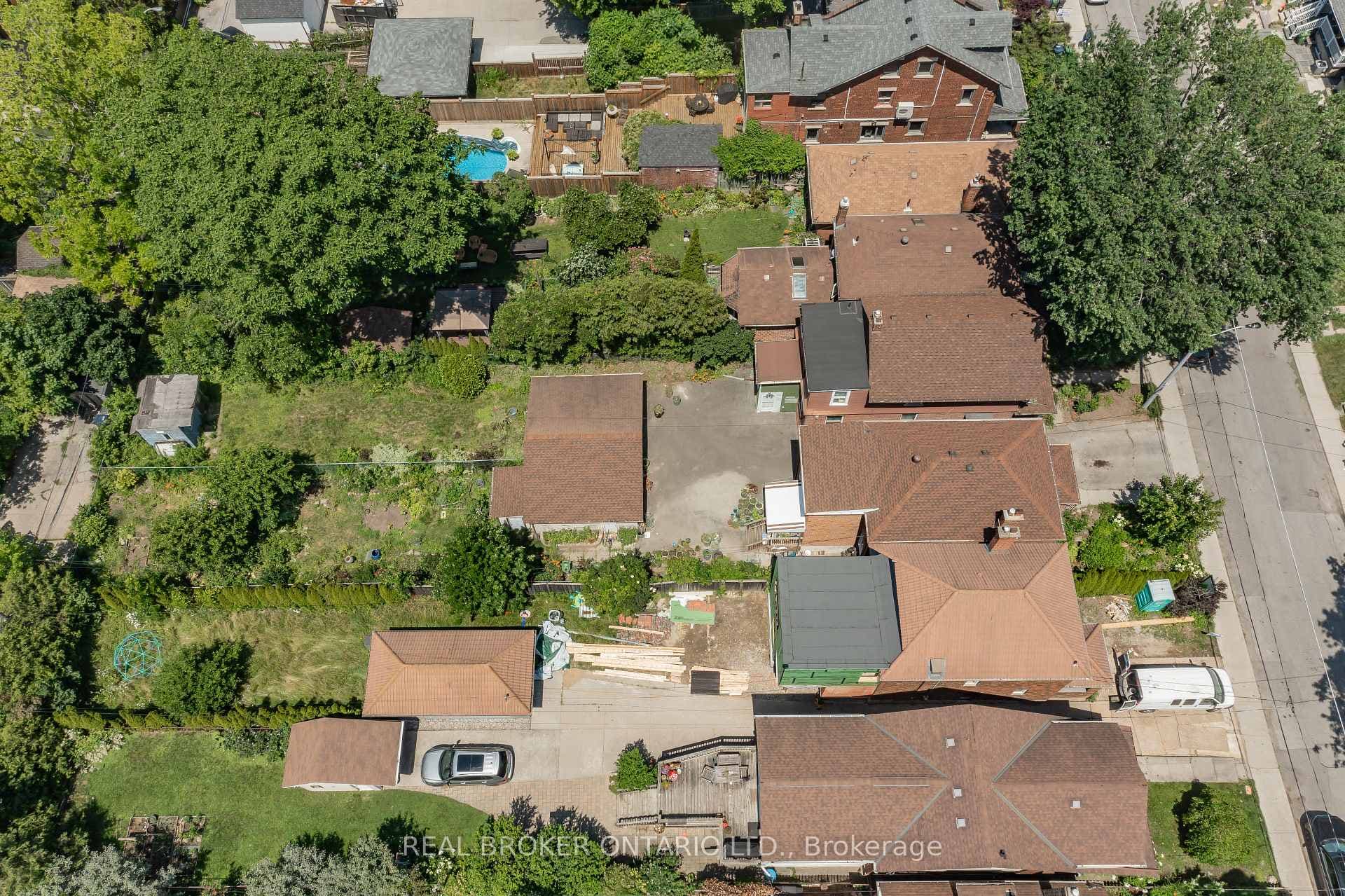 106 Atlas Avenue photo 11