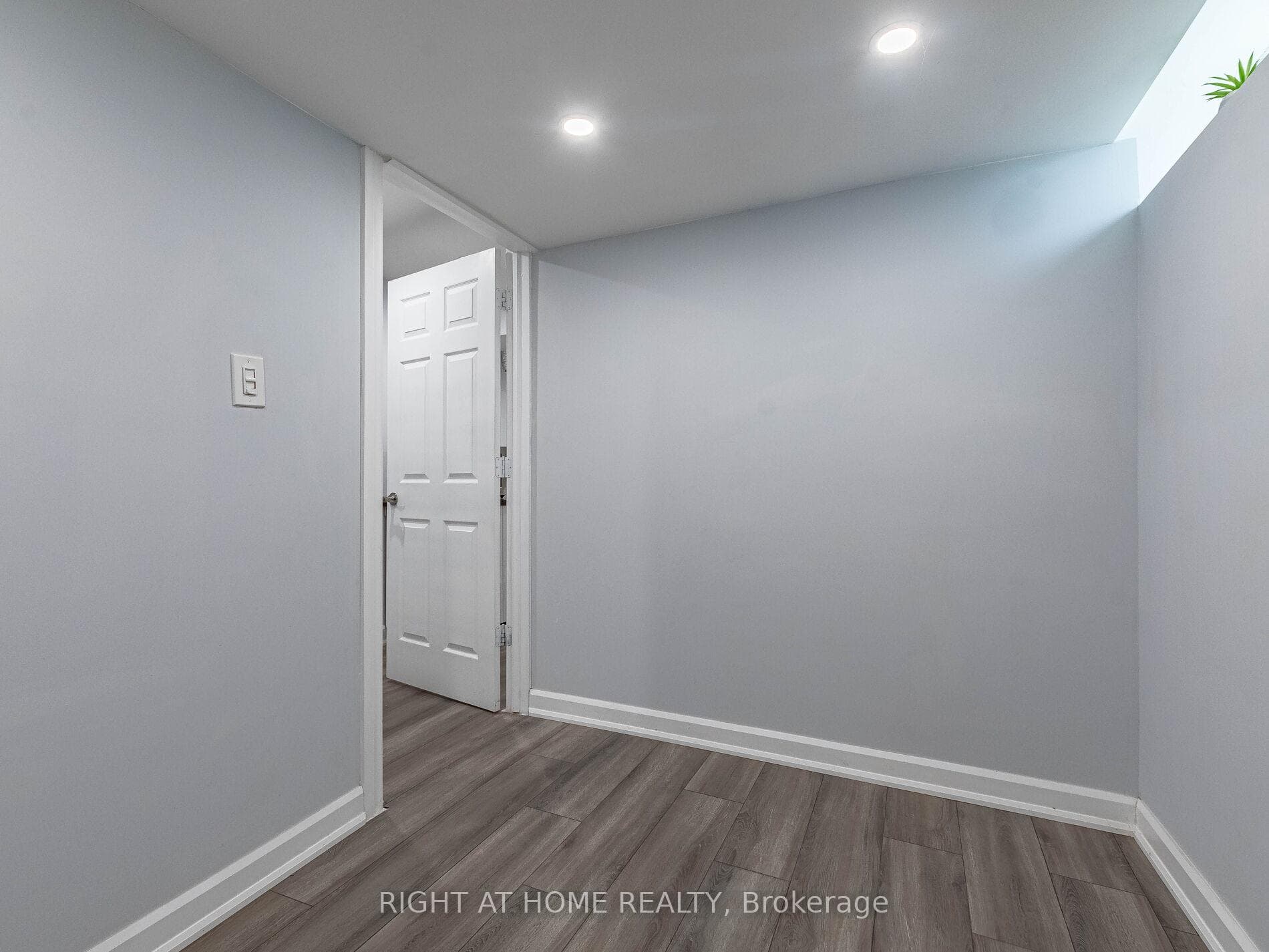 115 Holbrook Court photo 20