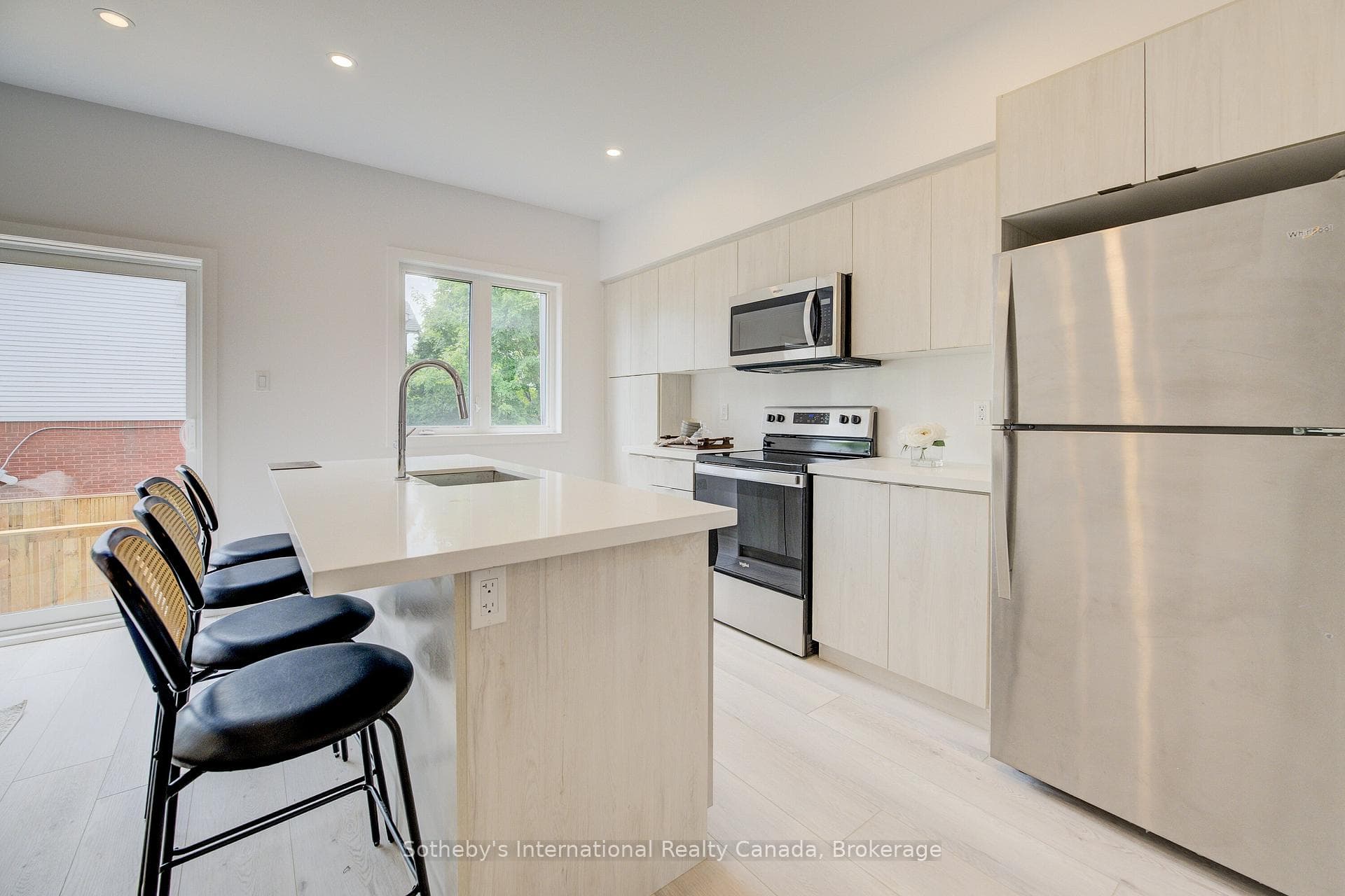 416 Dundas Street Unit 9 photo 10