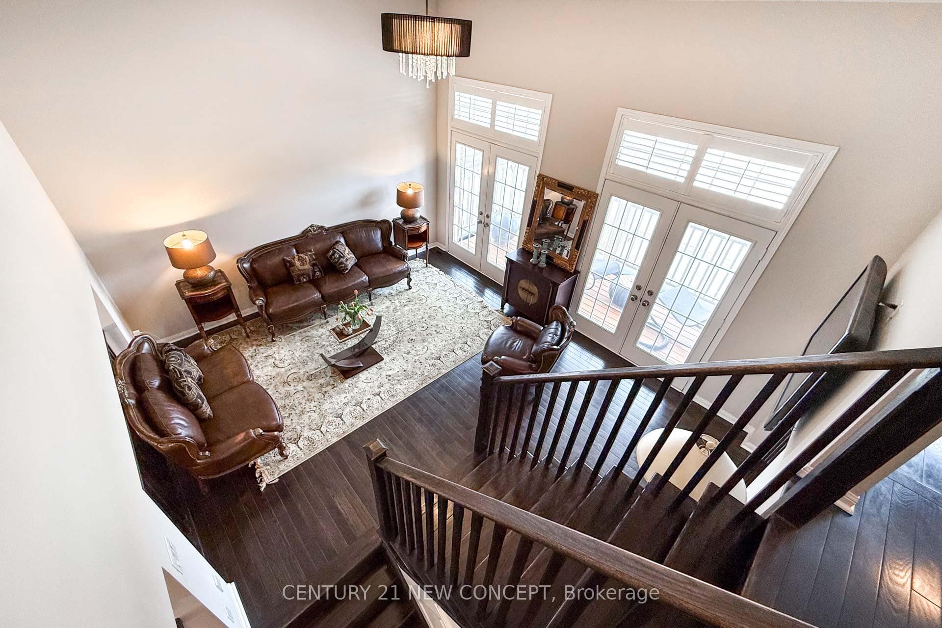 286 Schreyer Crescent photo 16