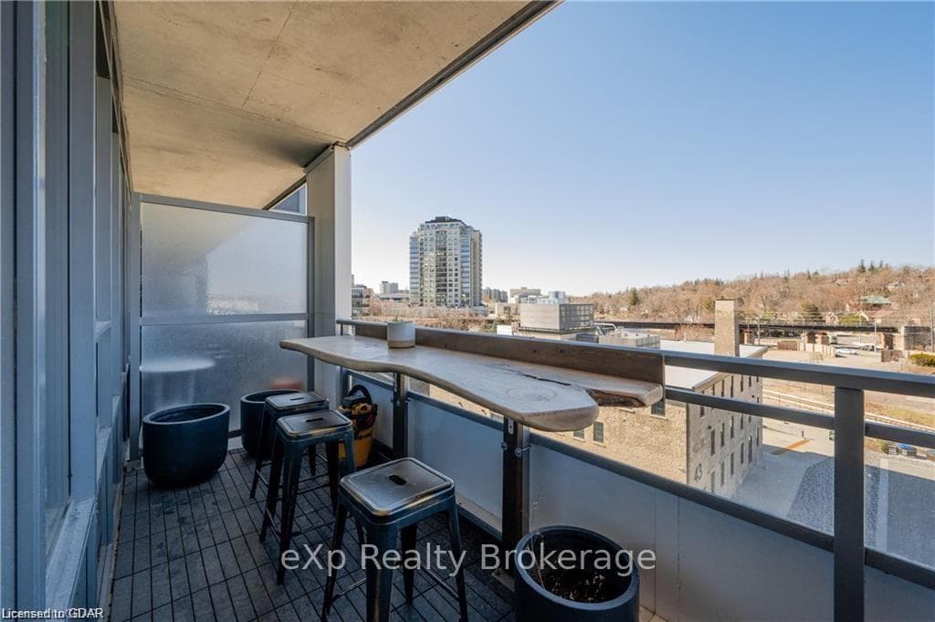 53 ARTHUR Street Unit 708 photo 14