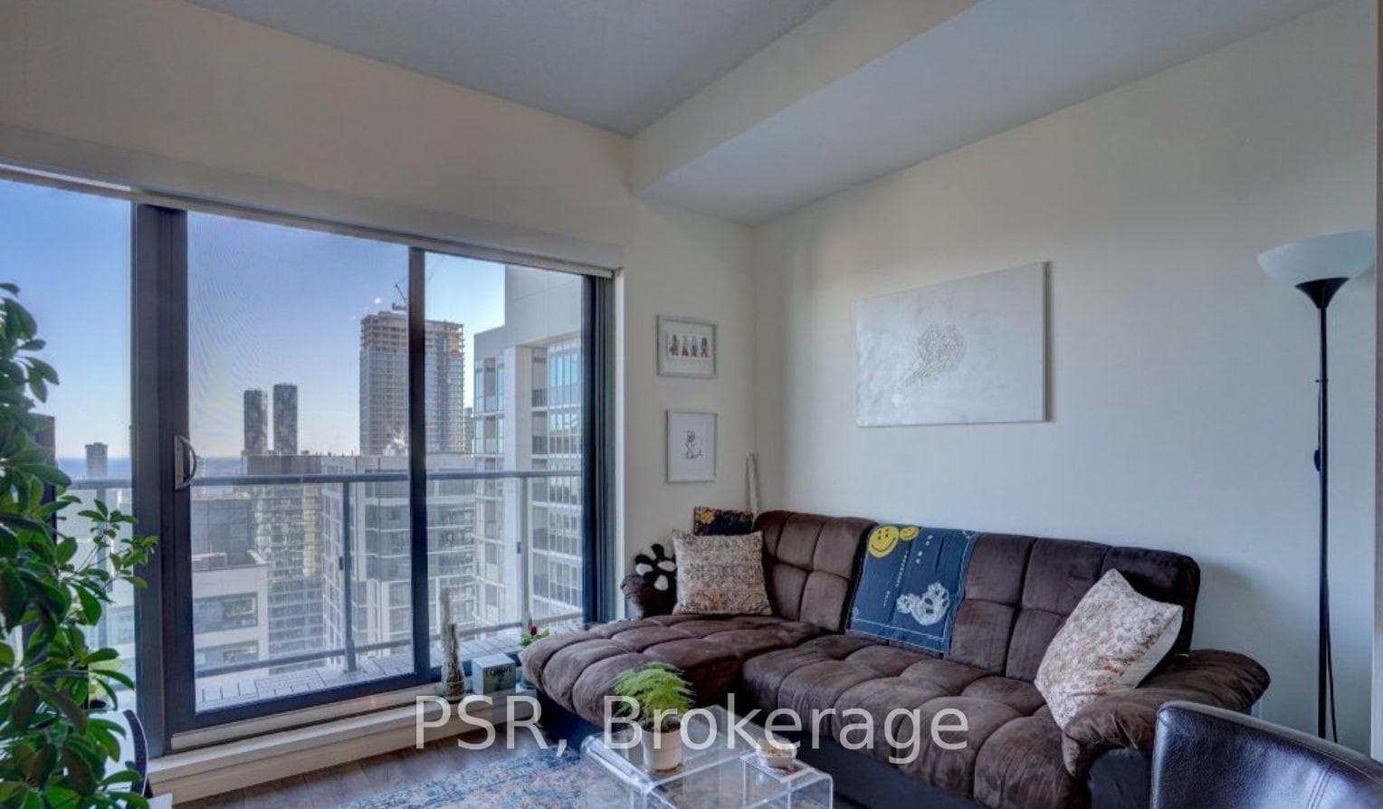 159 Dundas Street Unit 3302 photo 15