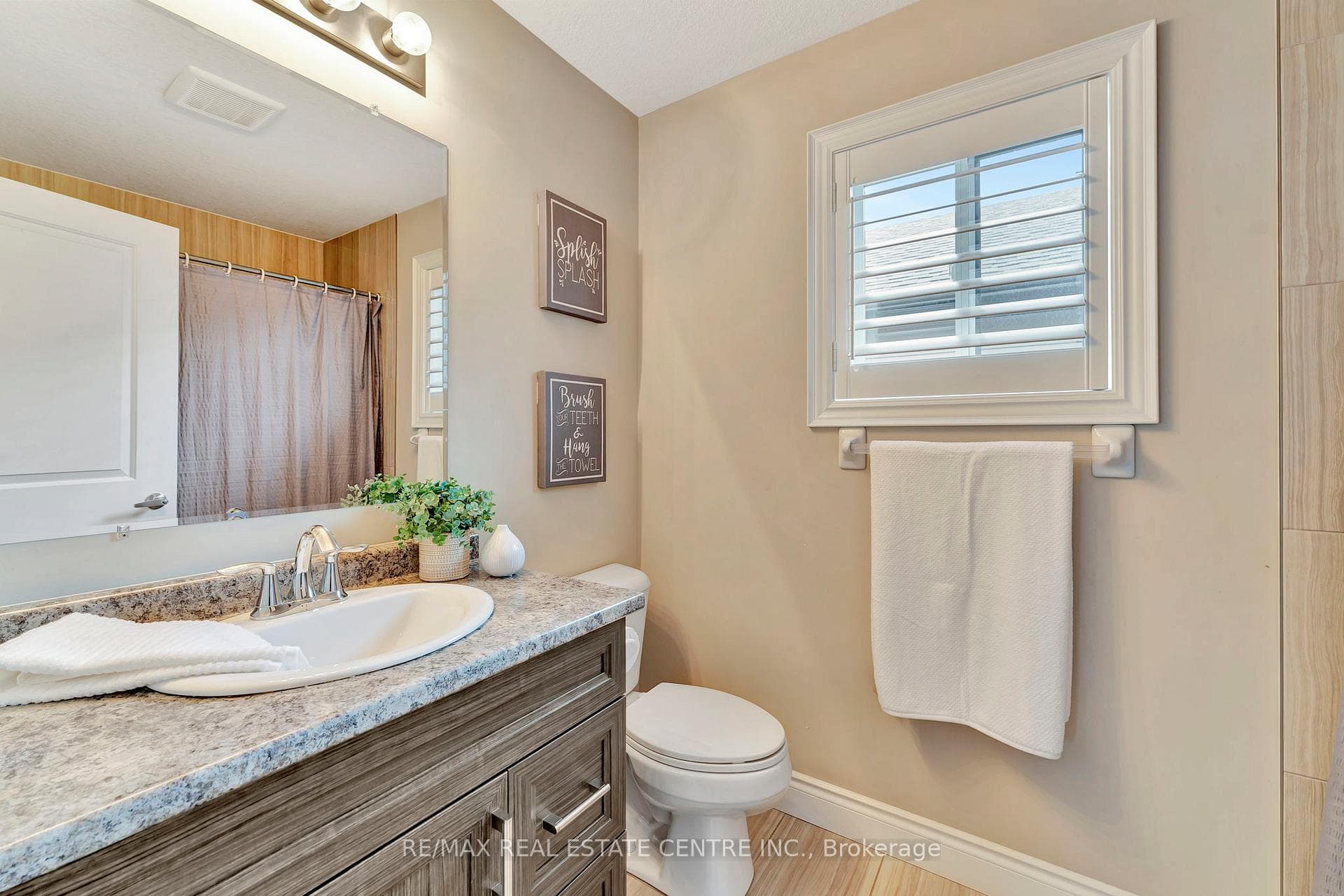 Second Floor 4-PC Bathroom