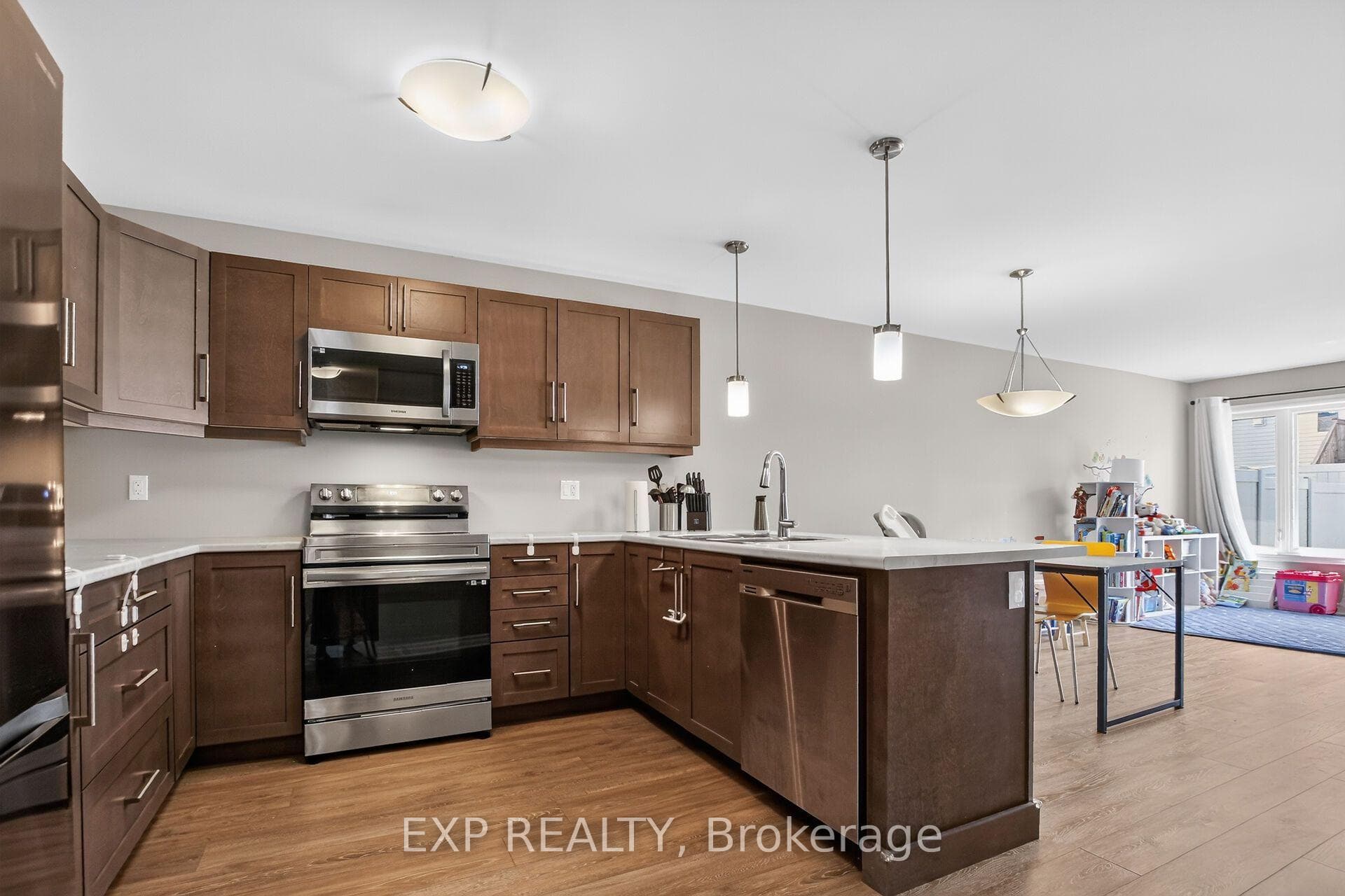 98 Seabert Drive photo 9
