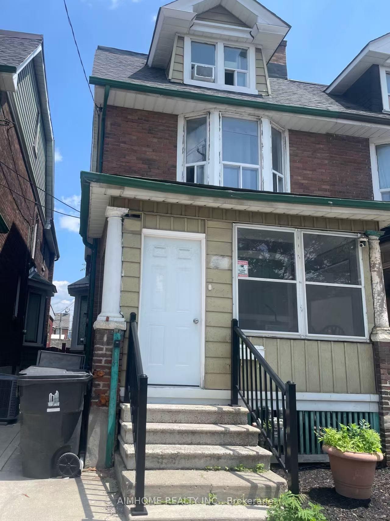 625 Bathurst Street photo 1