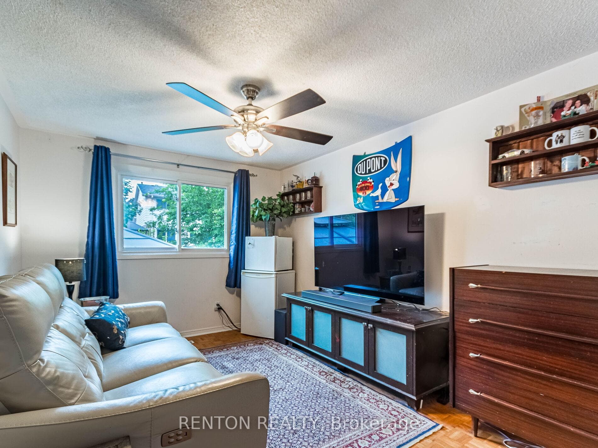 3285 Hornbeam Crescent photo 20