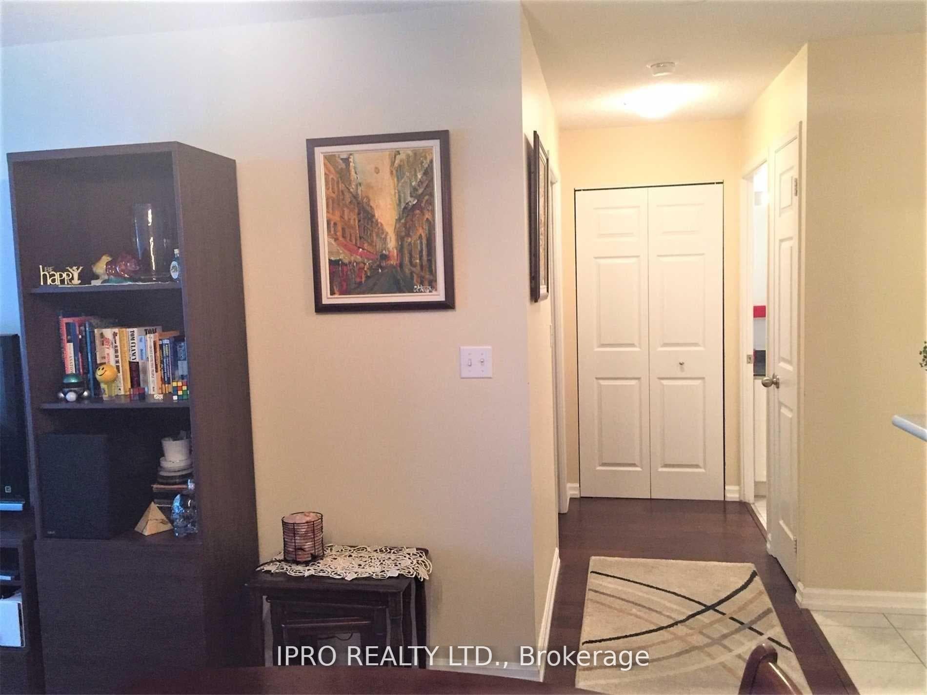29 Pemberton Avenue Unit 702 photo 3
