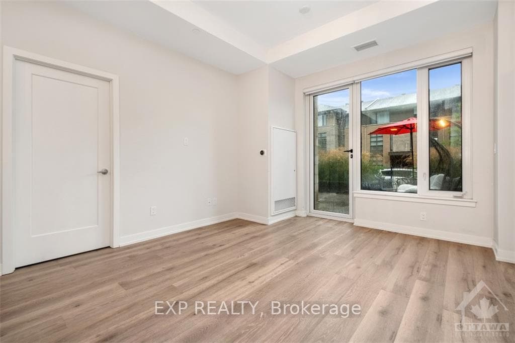 530 DE MAZENOD Avenue Unit 108 photo 11