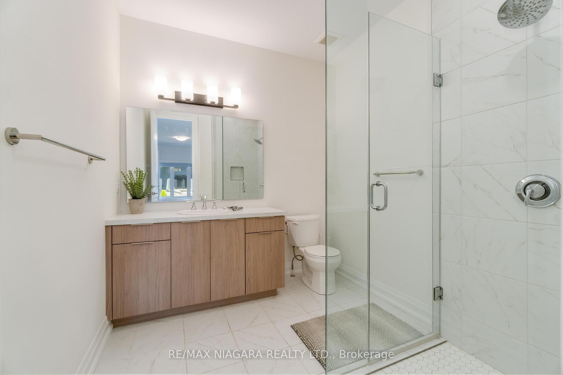 9150 WILLOUGHBY Drive Unit 27 photo 4