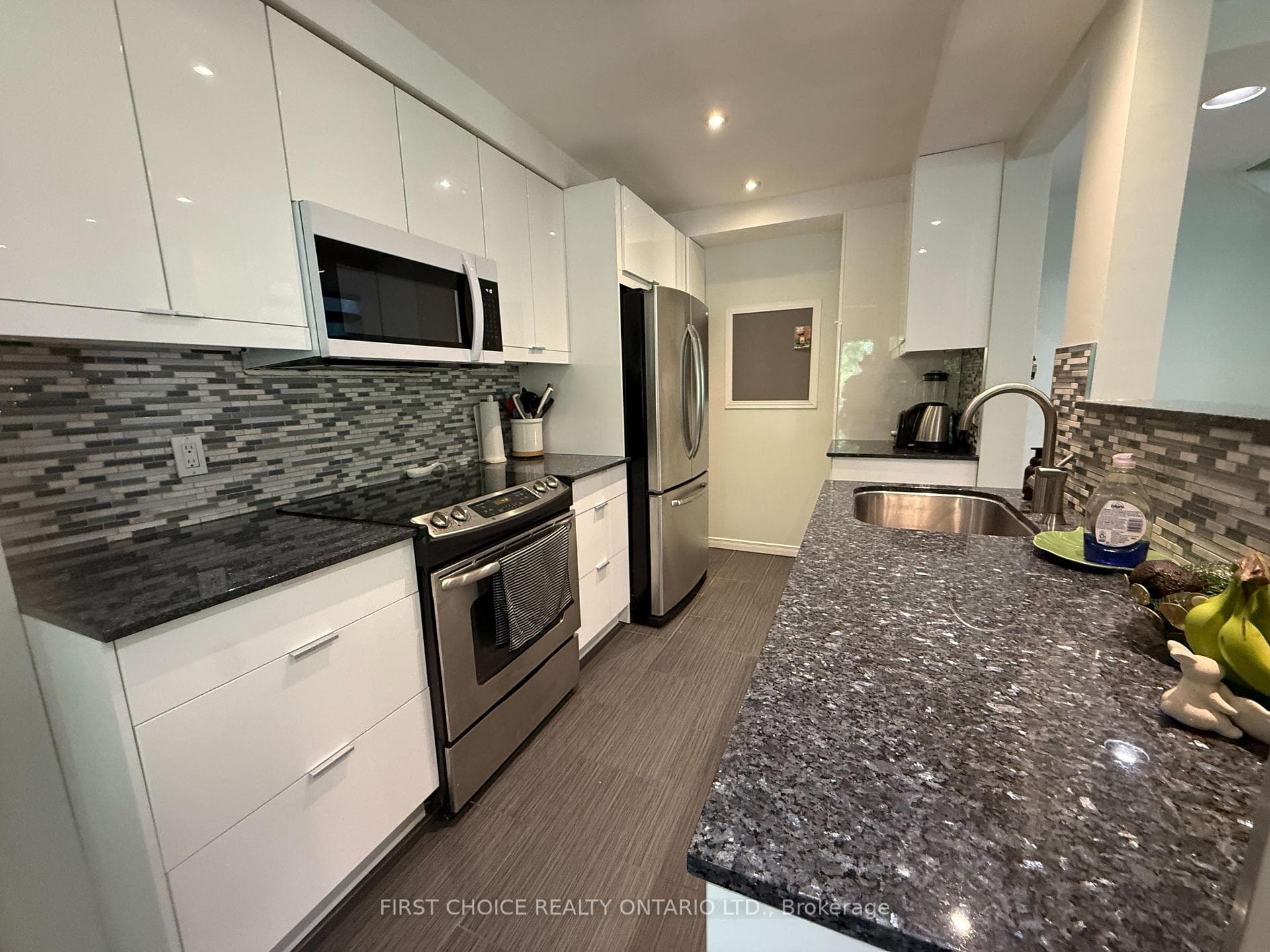 130 Greenfield Avenue Unit C photo 2