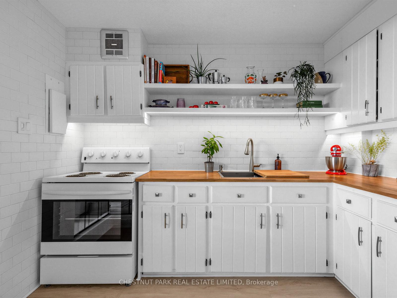 541 Blackthorn Avenue Unit 1210 photo 8
